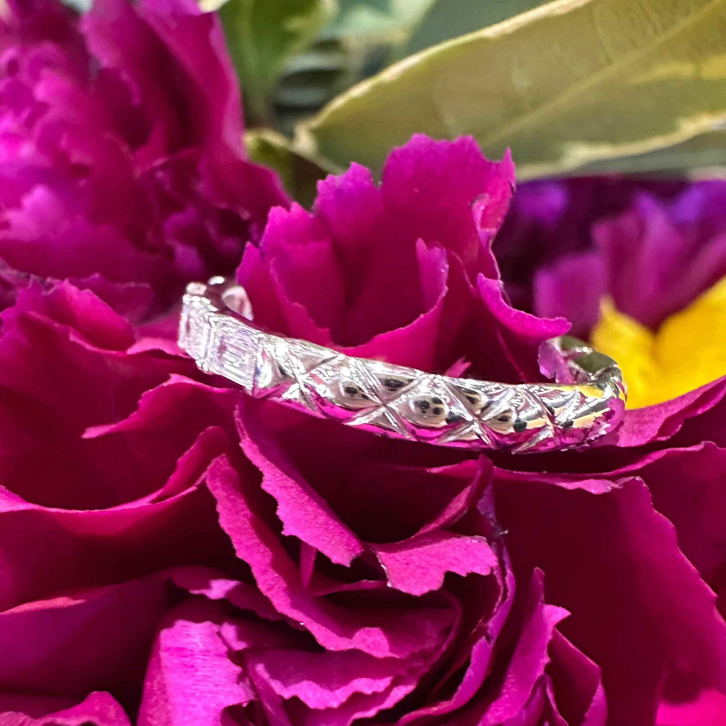 A. JAFFE Diamond 14K White Gold Quilted Band Ring MRCEC3485Q / 90