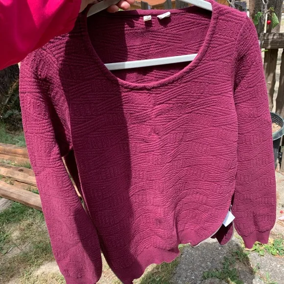 Anthropologie Moth ribbed maroon side zip quilted plush scoop crew neck sweater