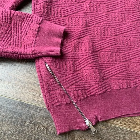 Anthropologie Moth ribbed maroon side zip quilted plush scoop crew neck sweater