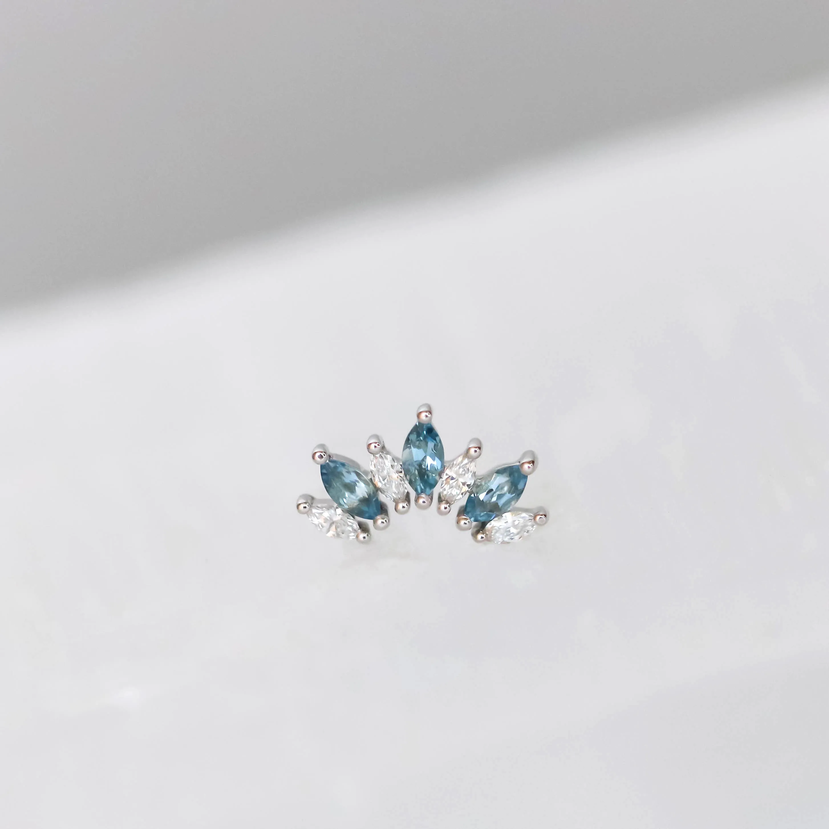 Athena 18g/16g Threaded End with Aquamarine & Diamonds