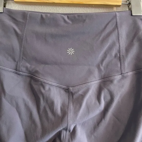 Athleta Ultra High Rise Elation 9” Biker Short Women’s Large Purple 980328