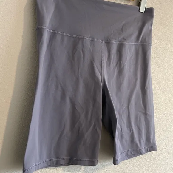 Athleta Ultra High Rise Elation 9” Biker Short Women’s Large Purple 980328