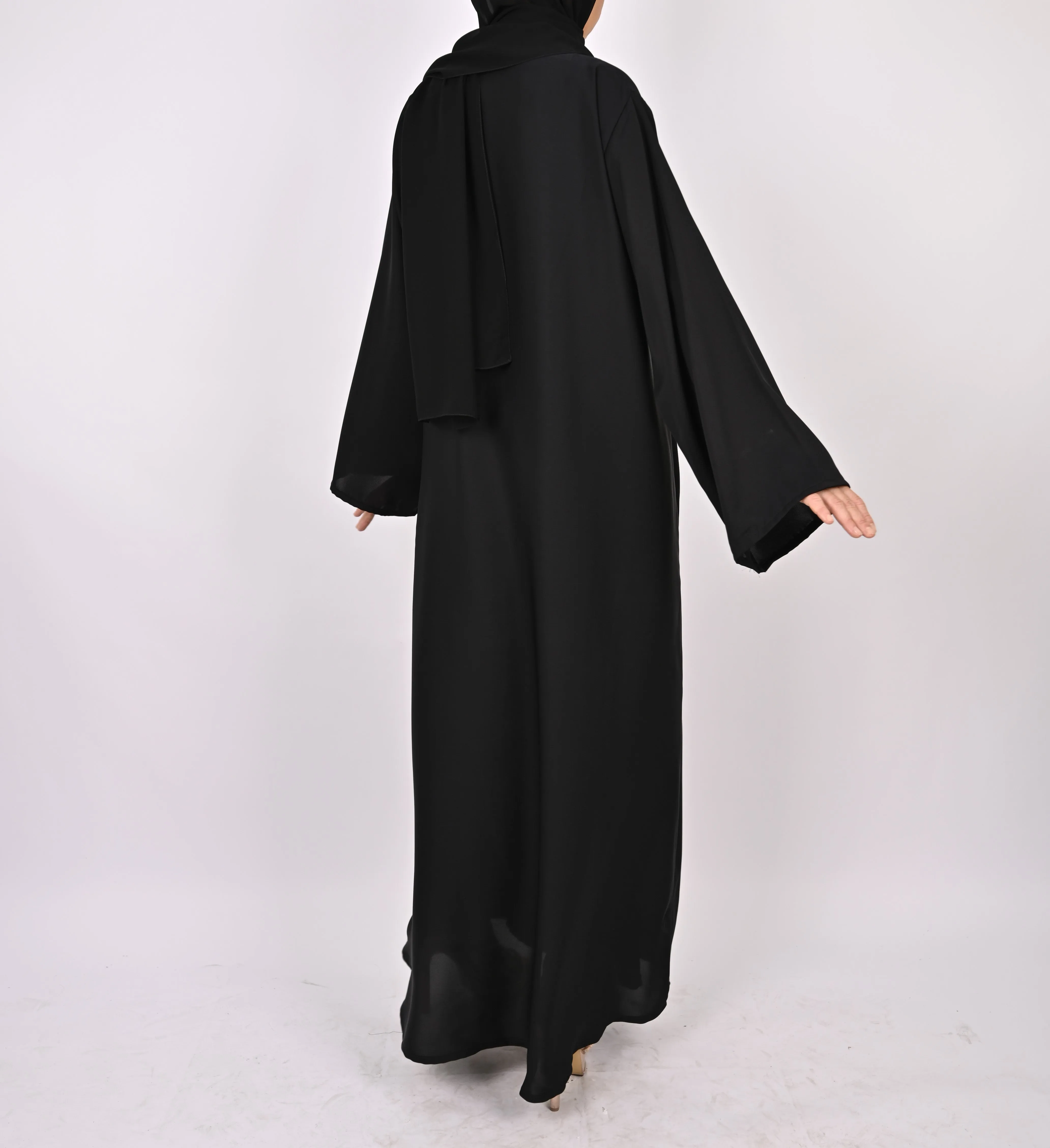 Black Essential Nida Abaya - New*