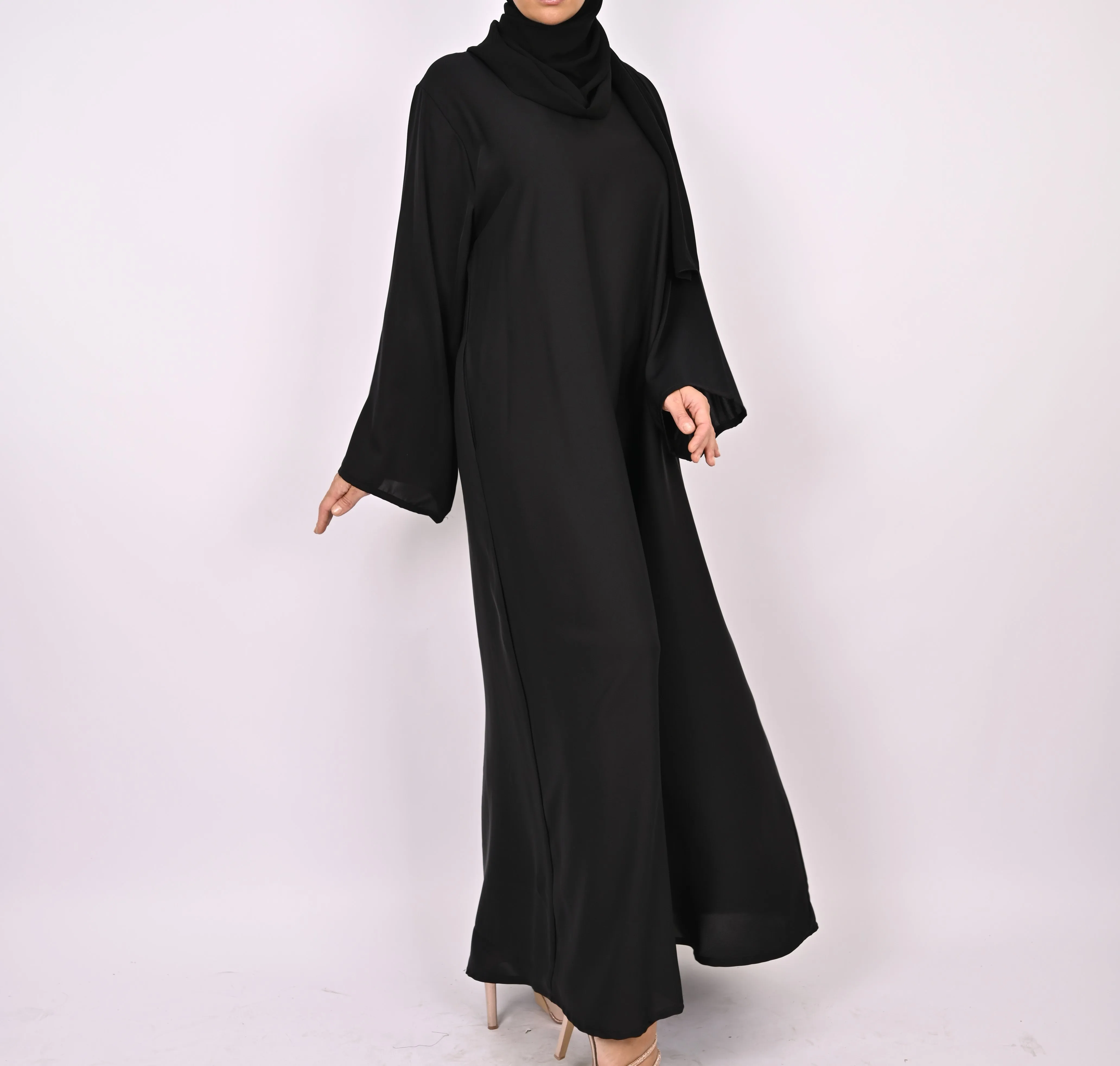 Black Essential Nida Abaya - New*