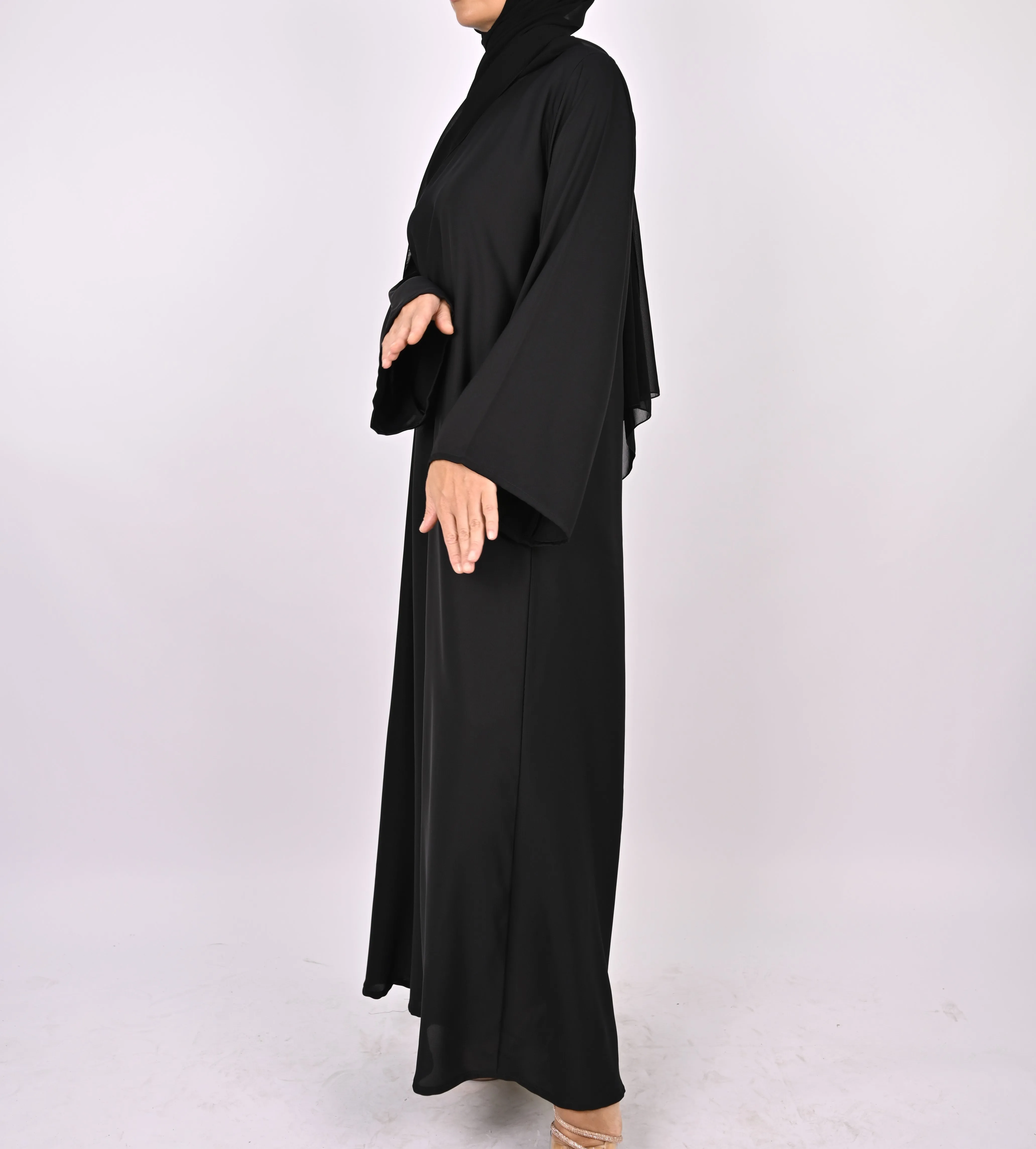 Black Essential Nida Abaya - New*