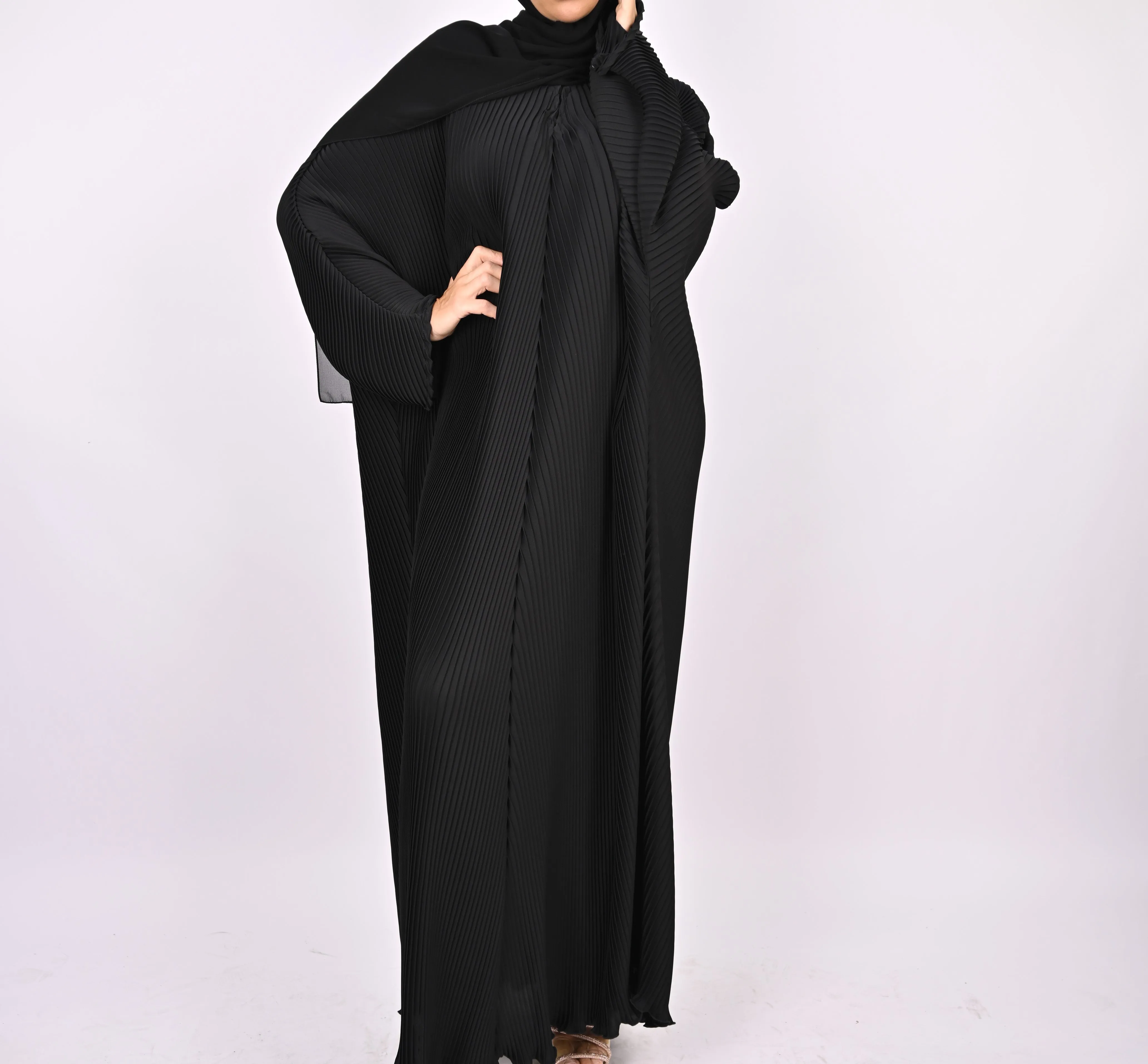 Black - Pleated Batwing Abaya