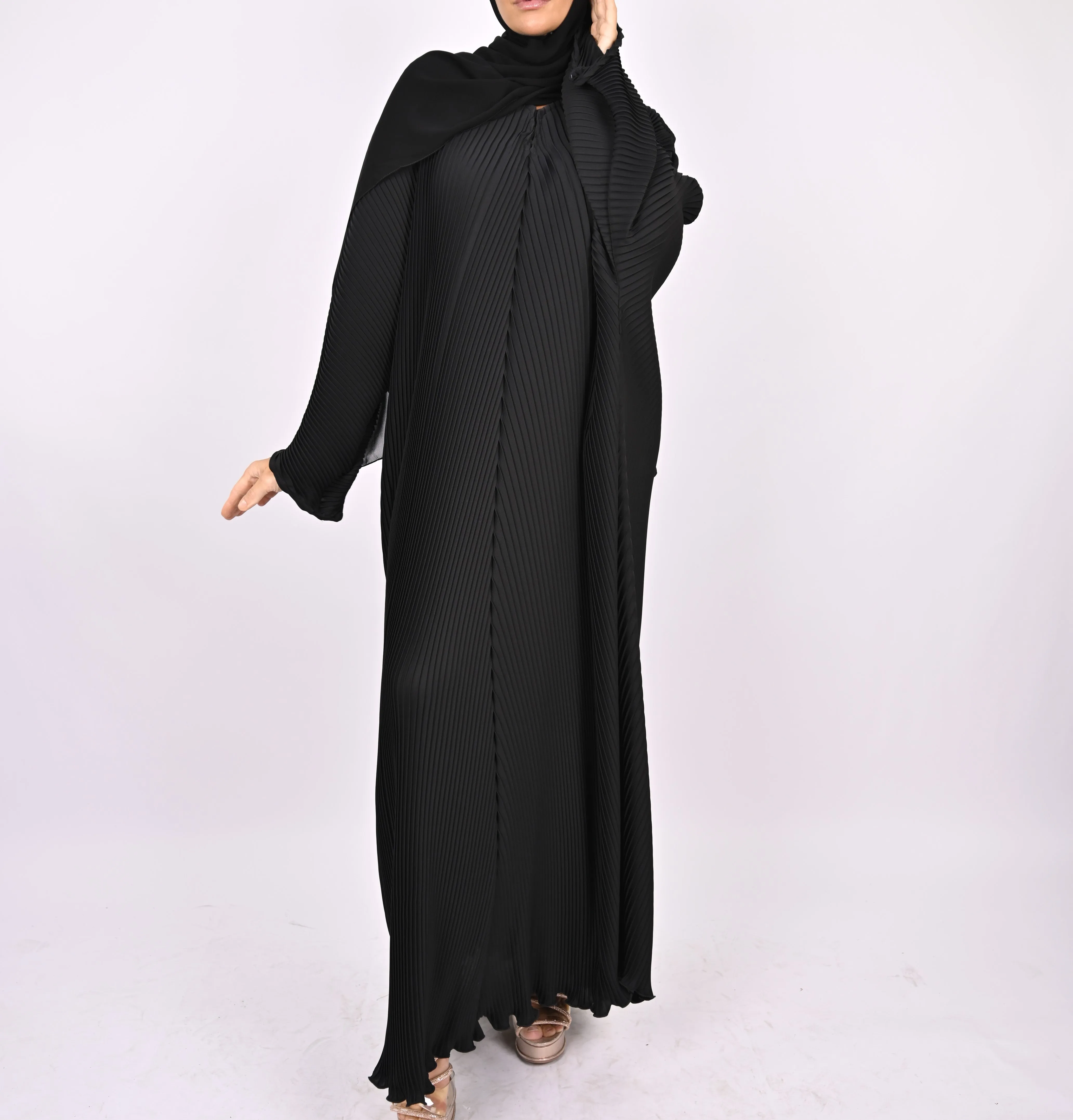 Black - Pleated Batwing Abaya