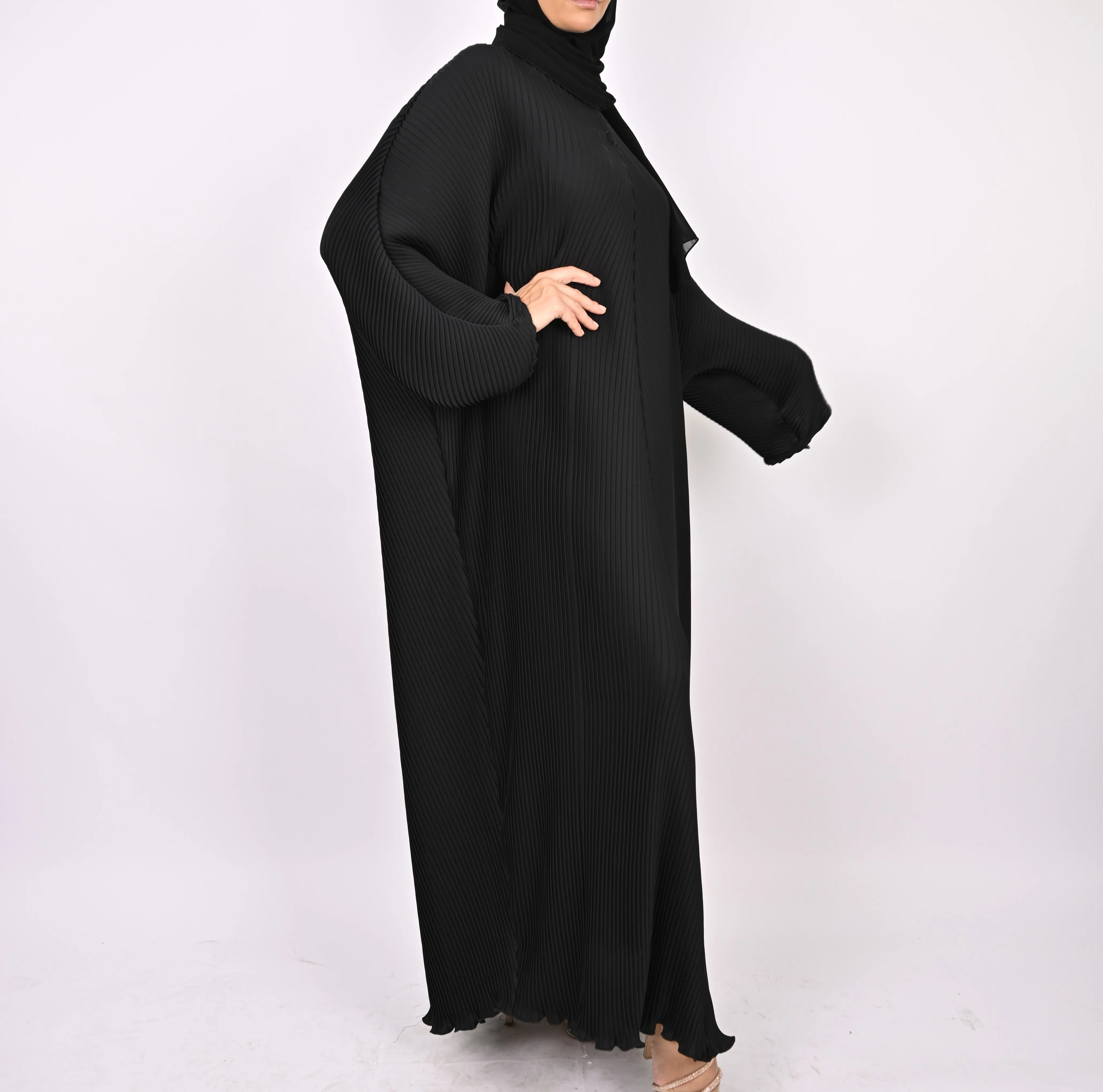 Black - Pleated Batwing Abaya
