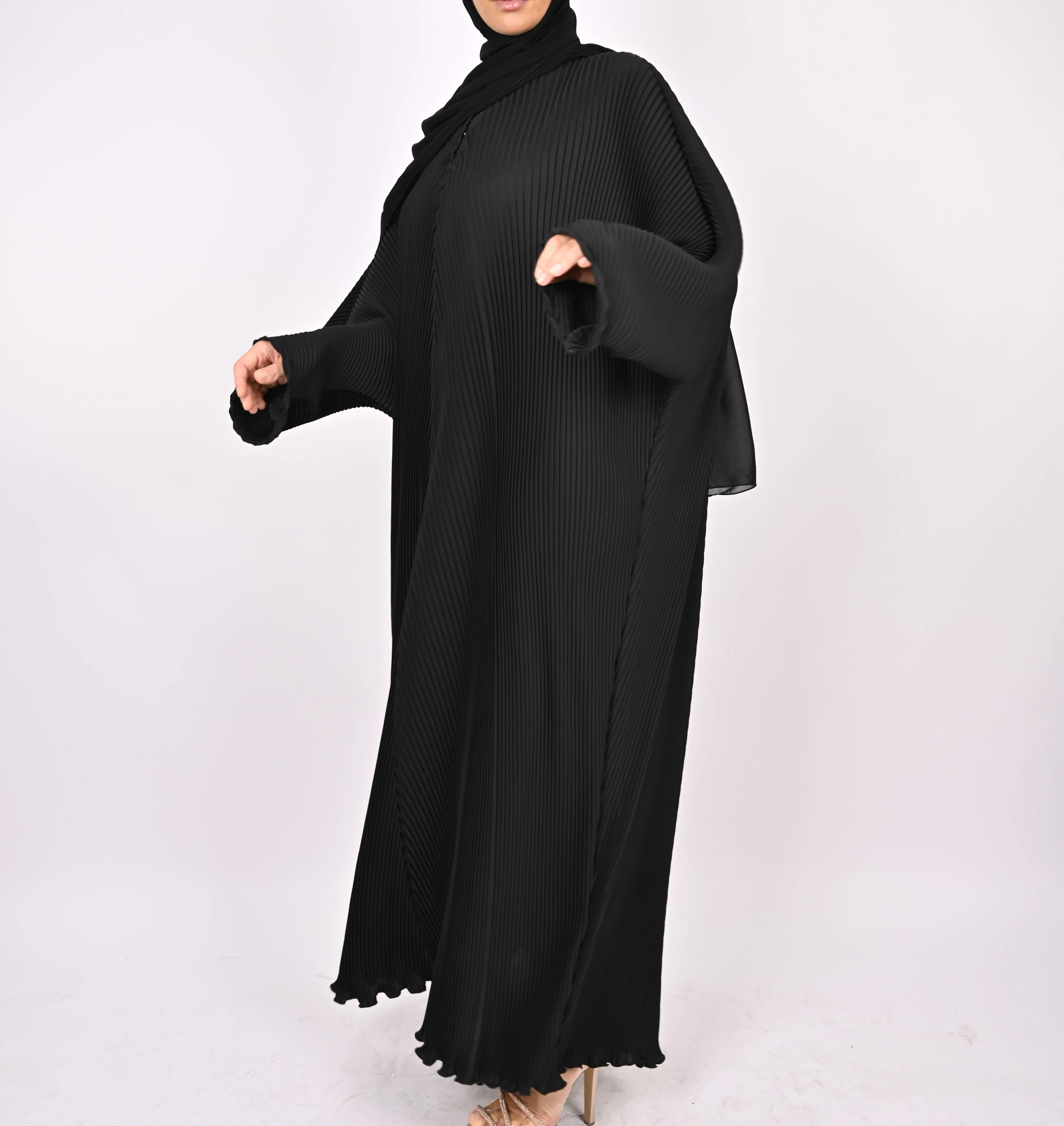 Black - Pleated Batwing Abaya