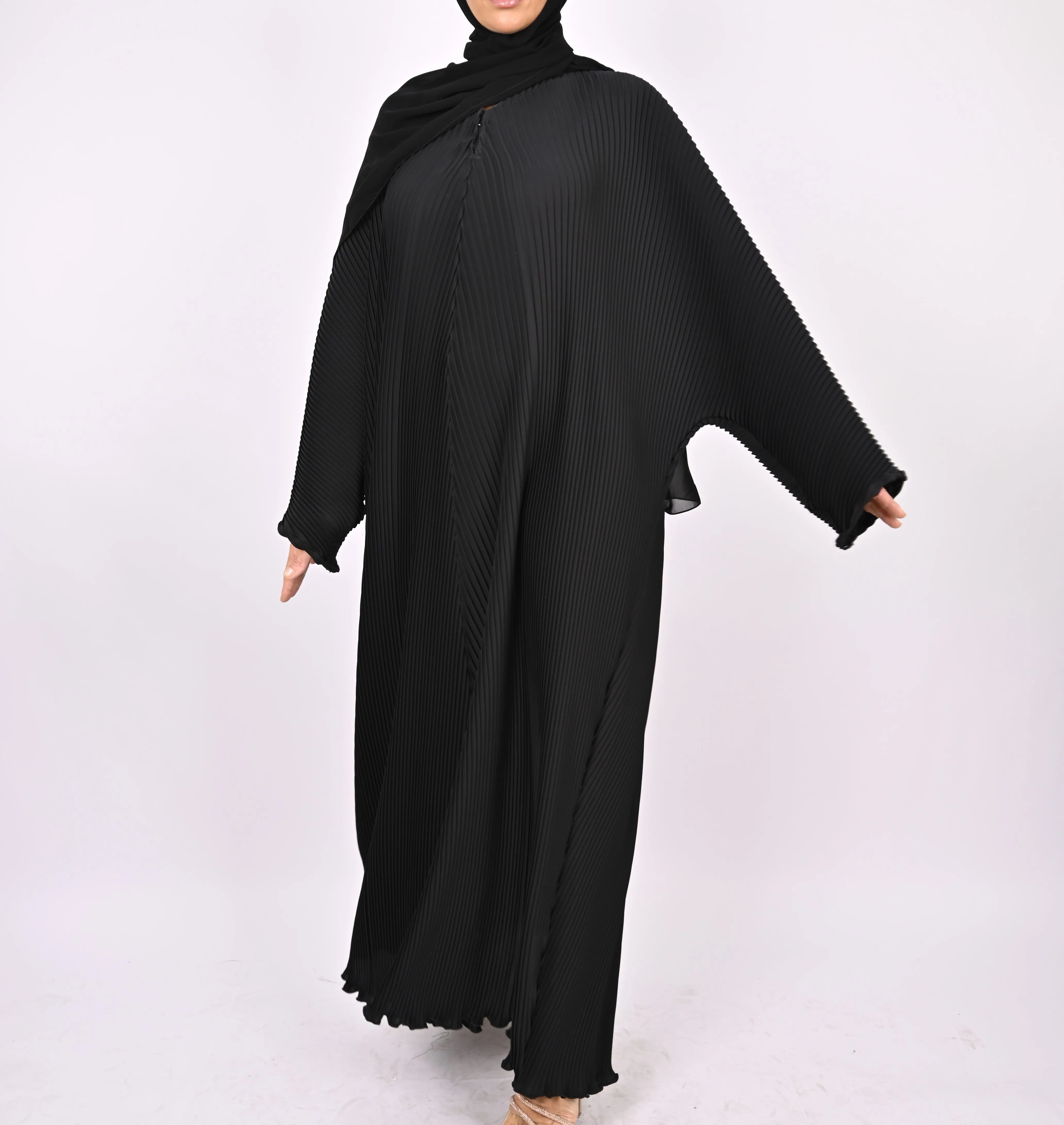 Black - Pleated Batwing Abaya