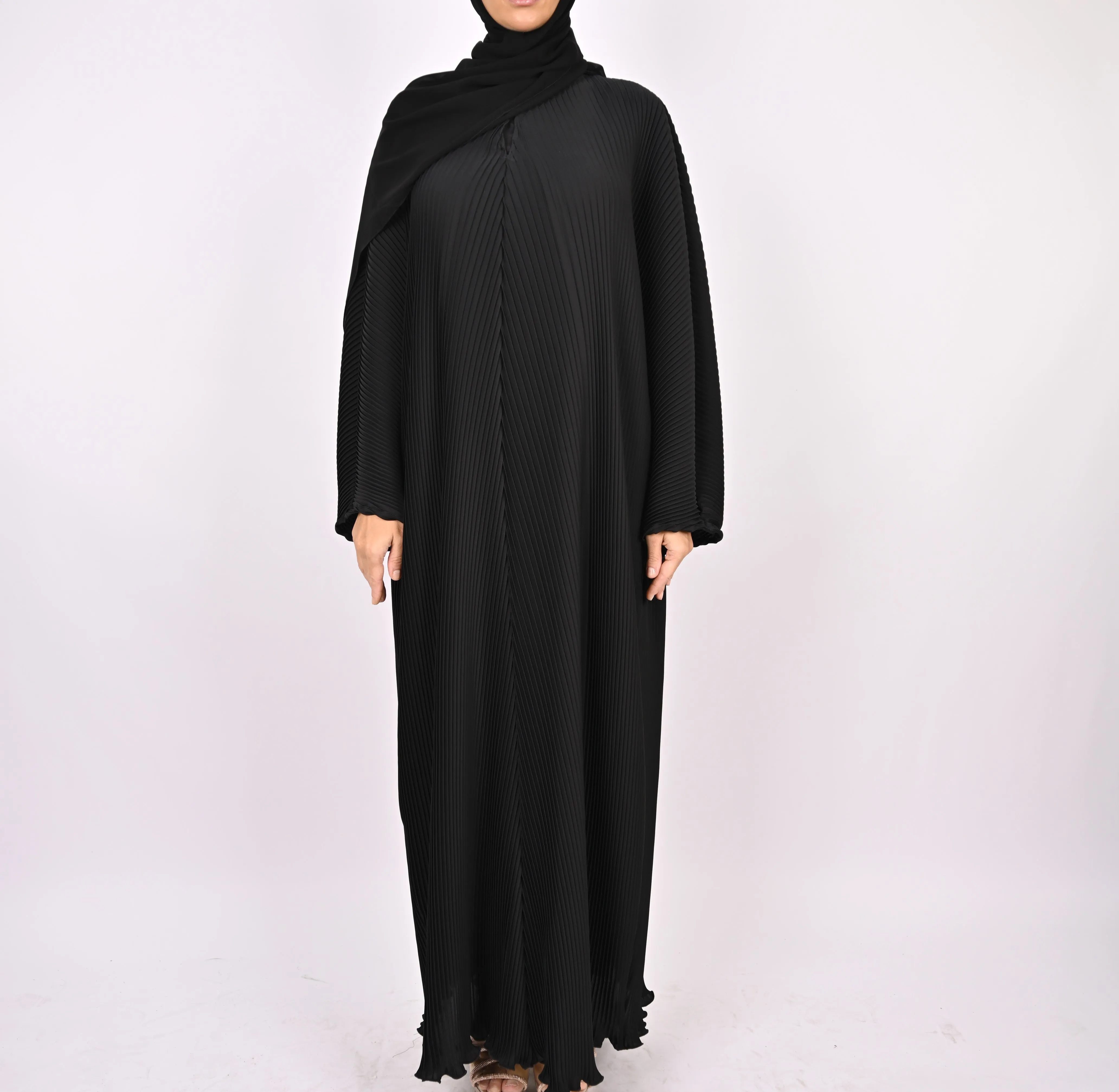Black - Pleated Batwing Abaya
