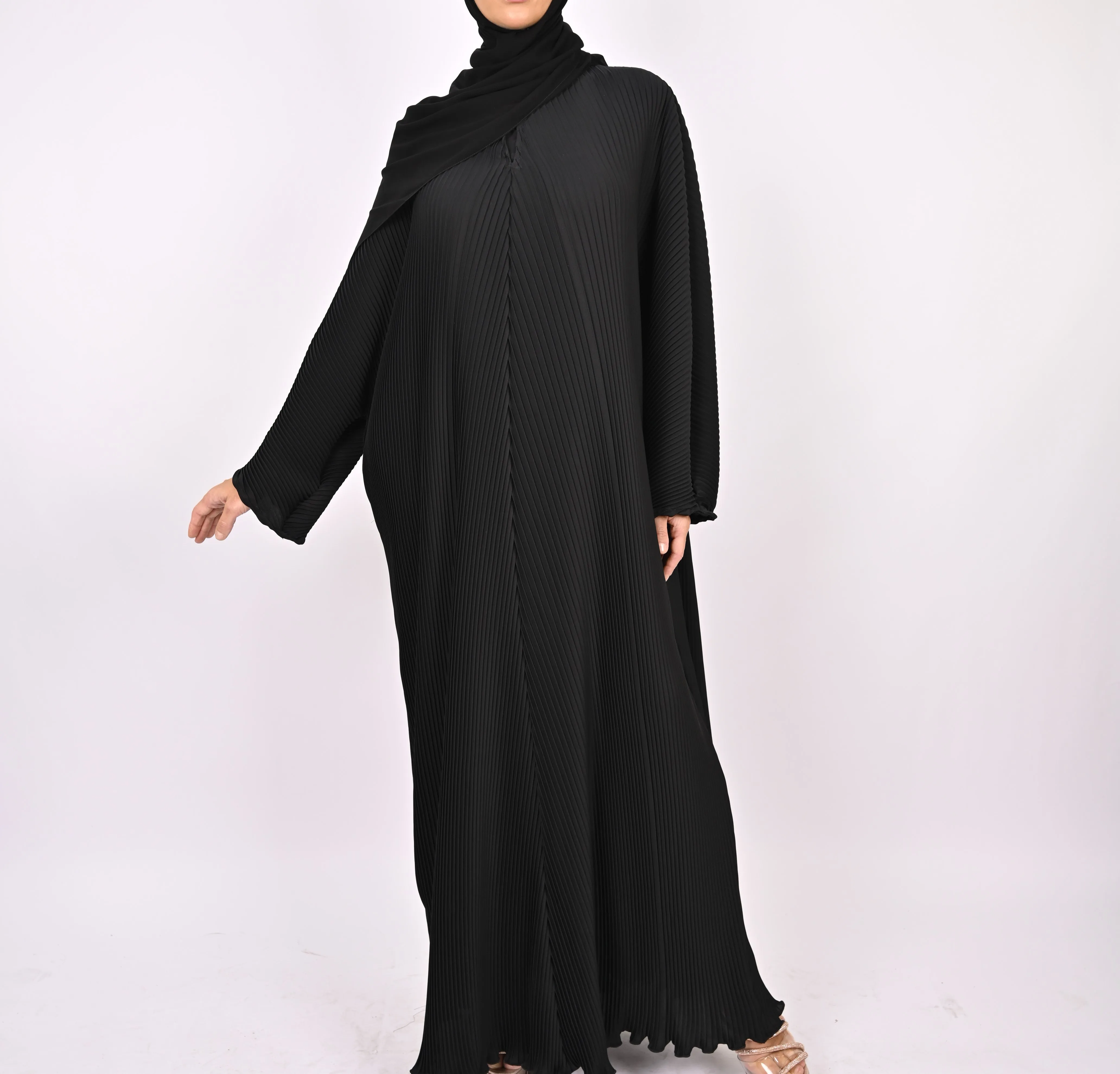 Black - Pleated Batwing Abaya