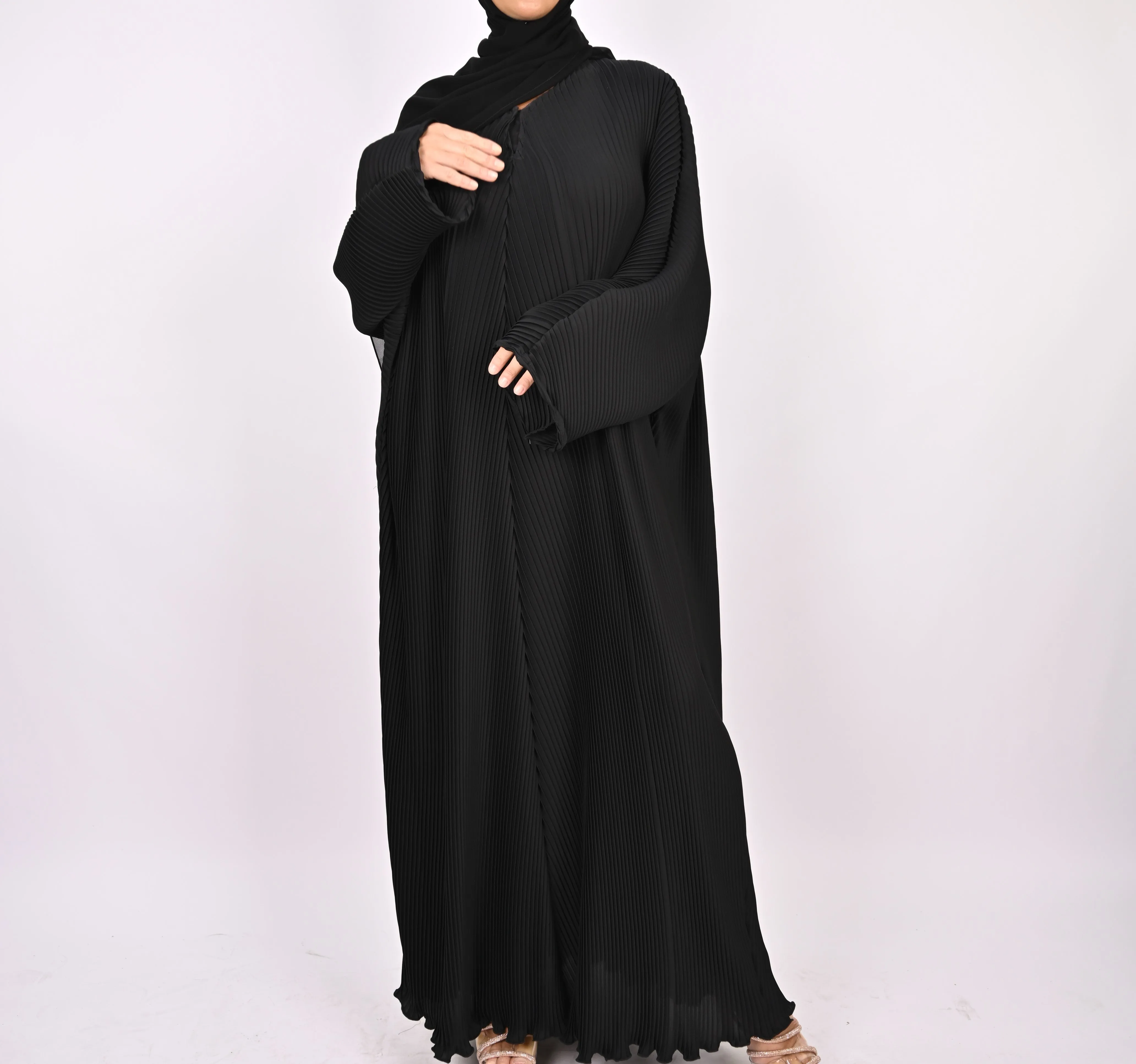 Black - Pleated Batwing Abaya