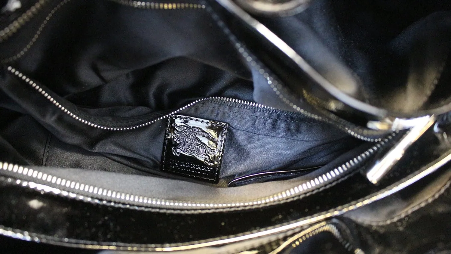 BURBERRY Black Quilted Patent Leather Beaton Tote Bag - Sale