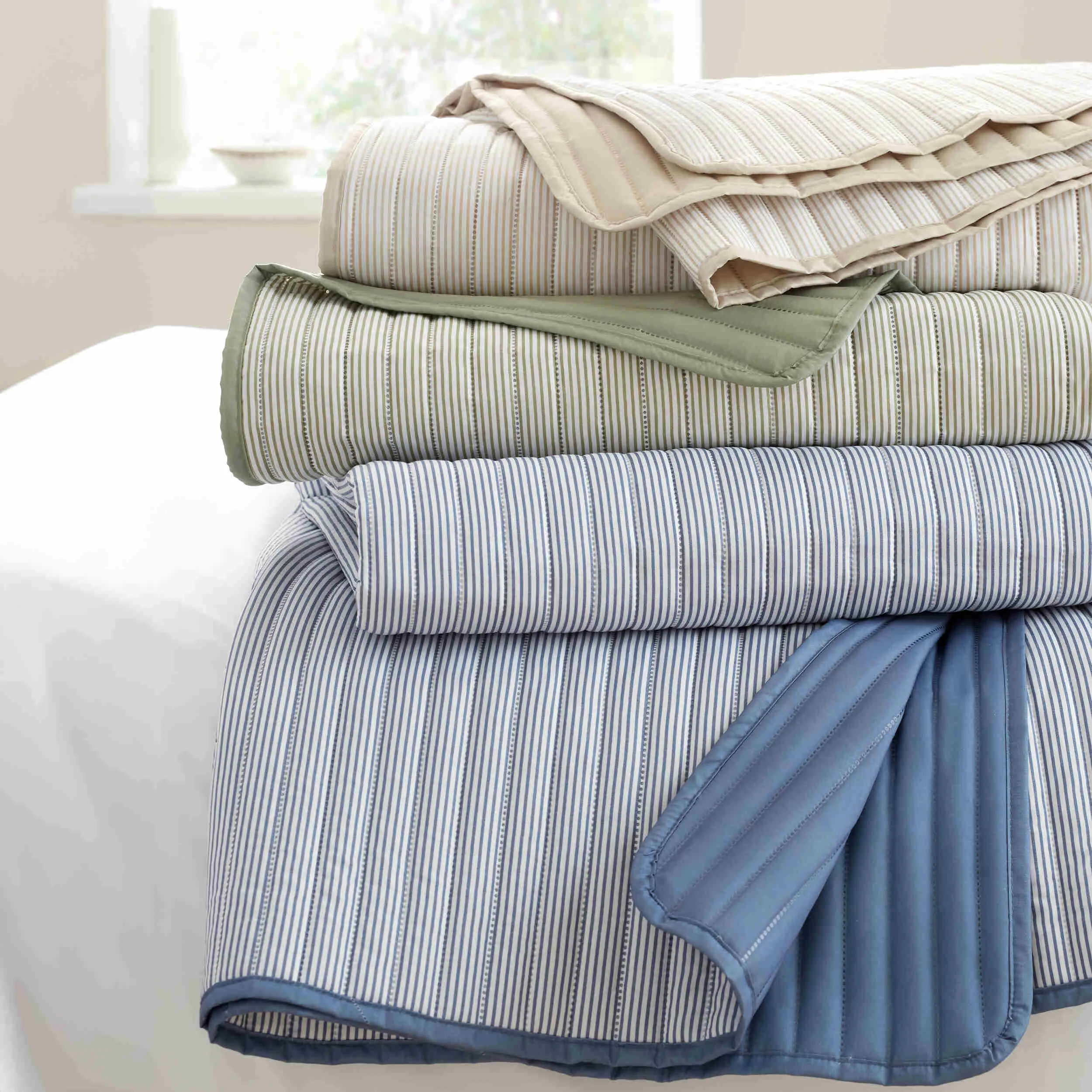 Catherine Lansfield Stripe Bedspread - Natural