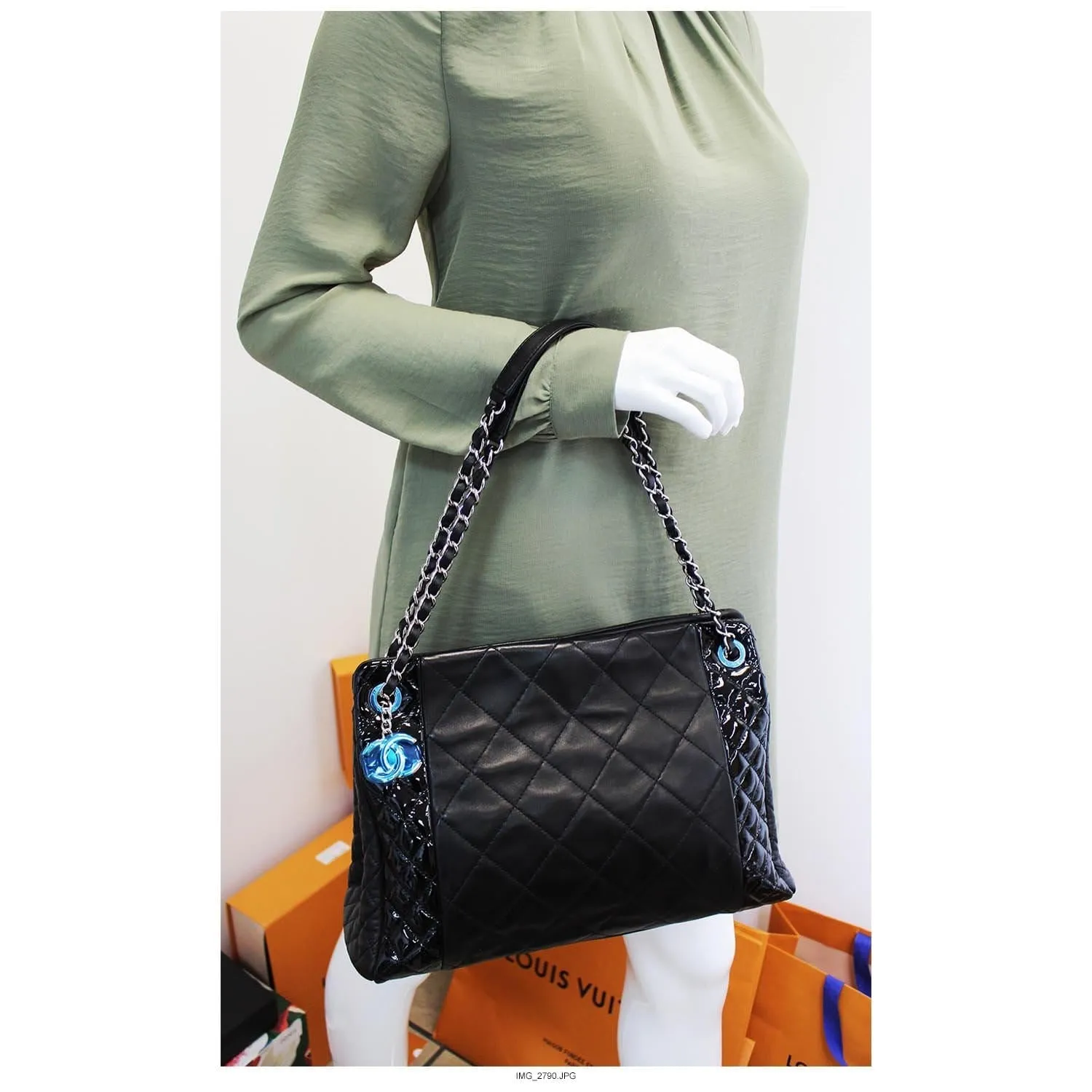 CHANEL CC Charm Quilted Lambskin Patent Leather Tote Bag Black