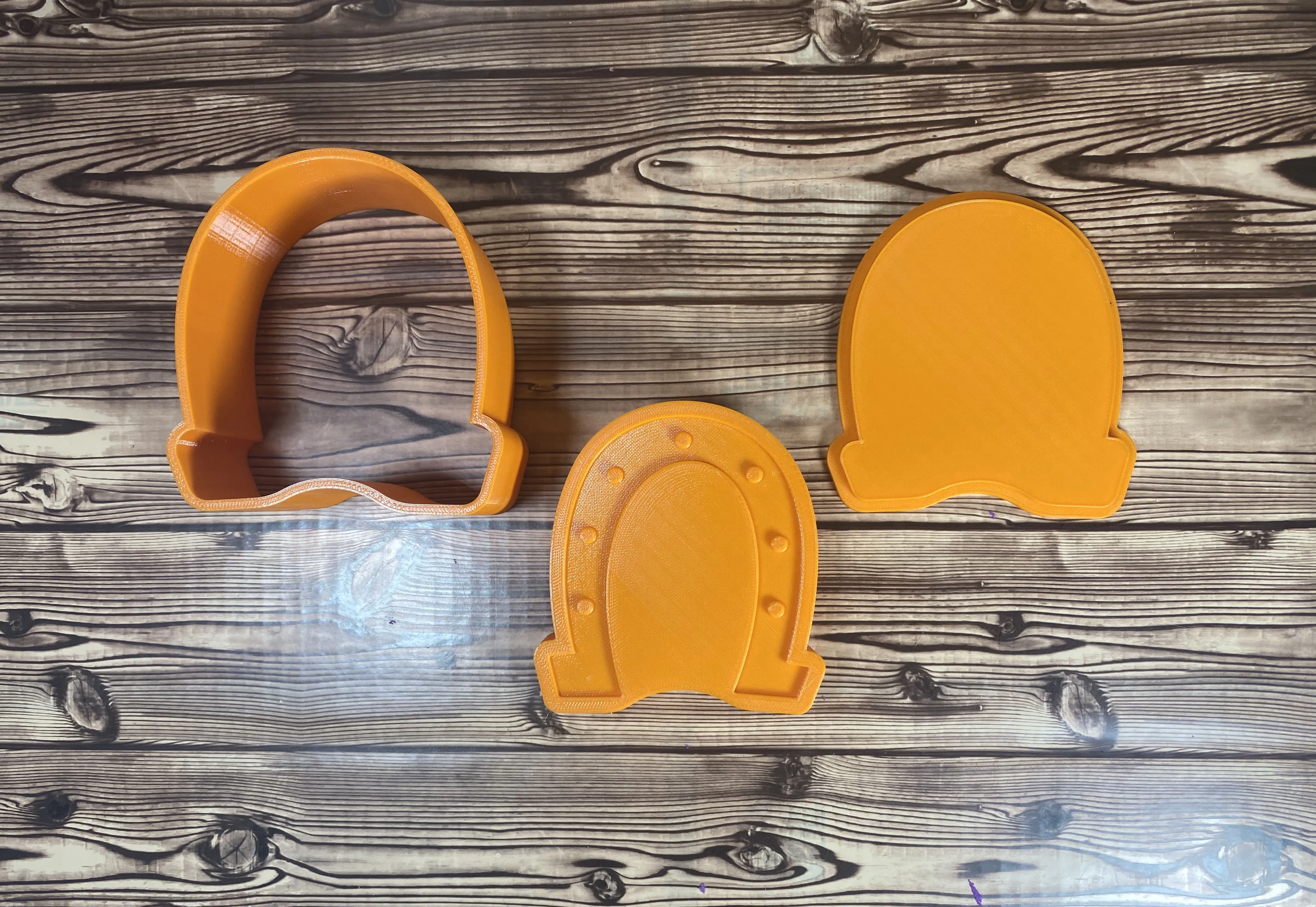 Closed Horseshoe Bath Bomb Mold Press