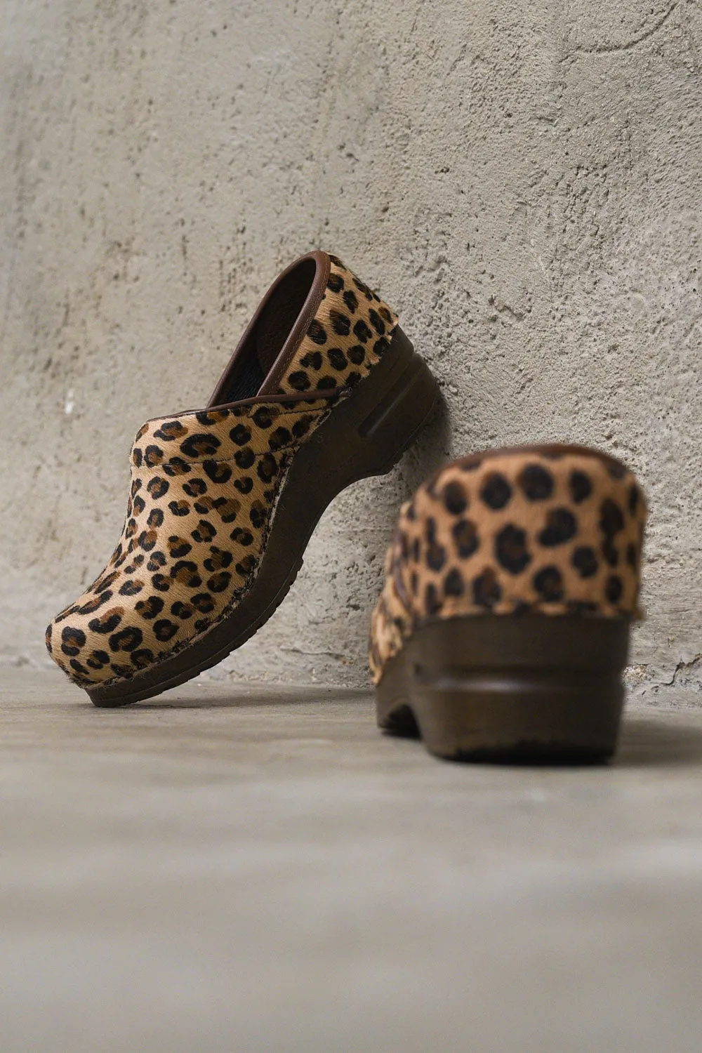 Closed Pony - Leopard