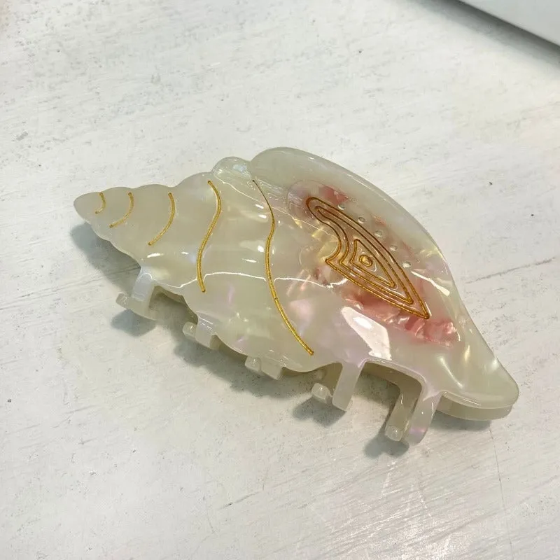 Conch Hair Claw In Ocean