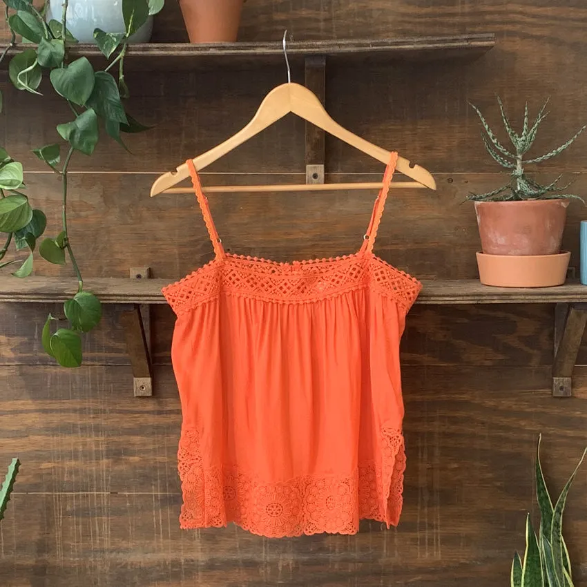 Dainty Little Tank