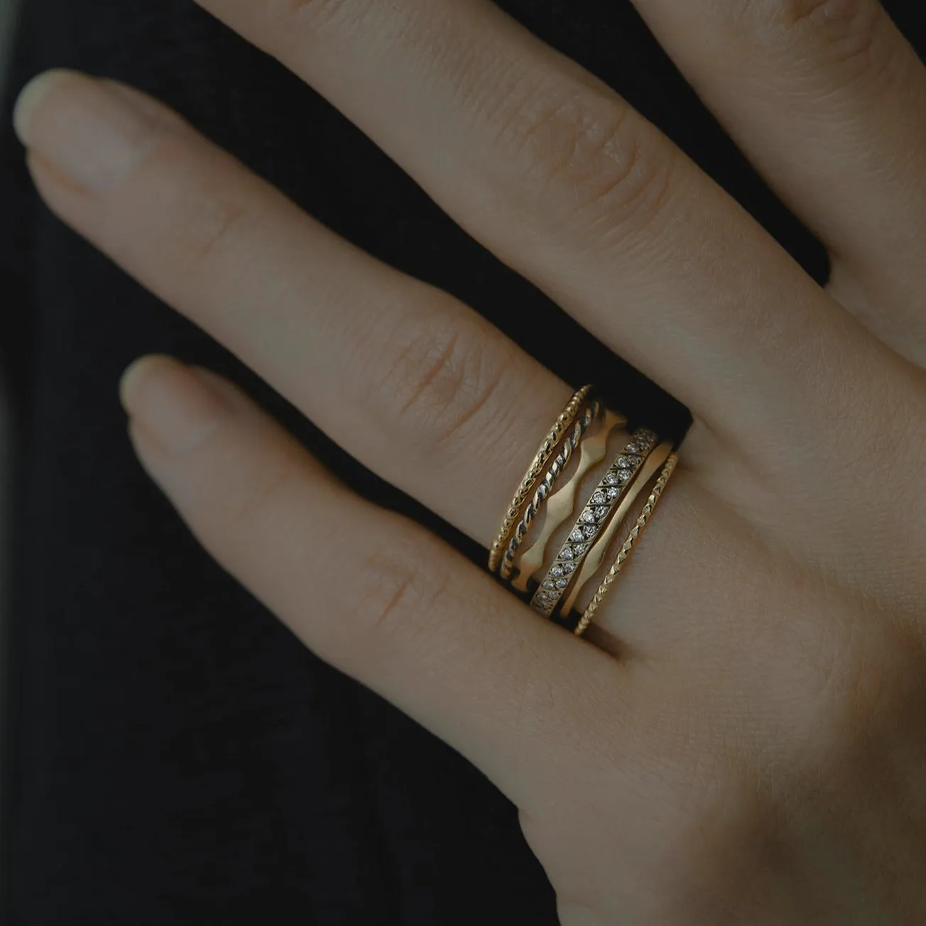 Dot Textured Band | R0604