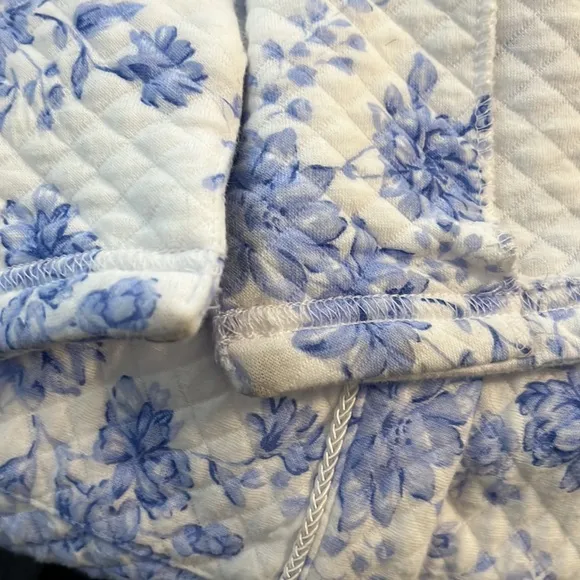 Eileen West Robe Floral Quilted