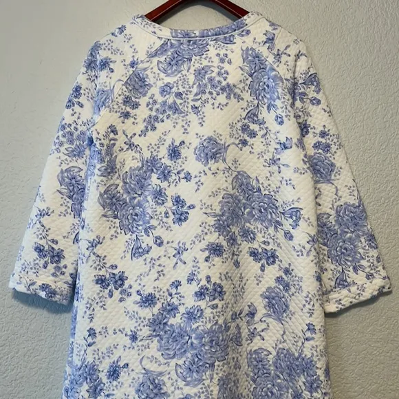 Eileen West Robe Floral Quilted