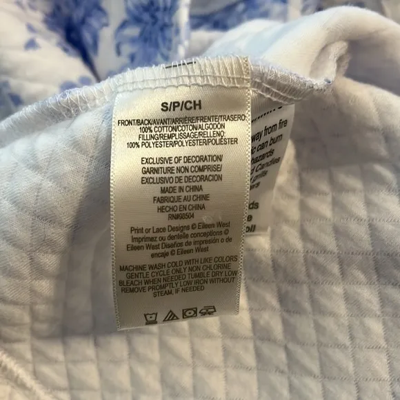 Eileen West Robe Floral Quilted