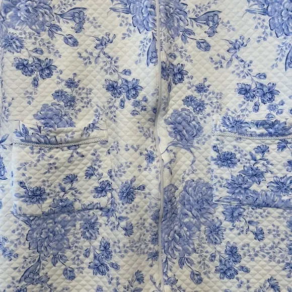 Eileen West Robe Floral Quilted