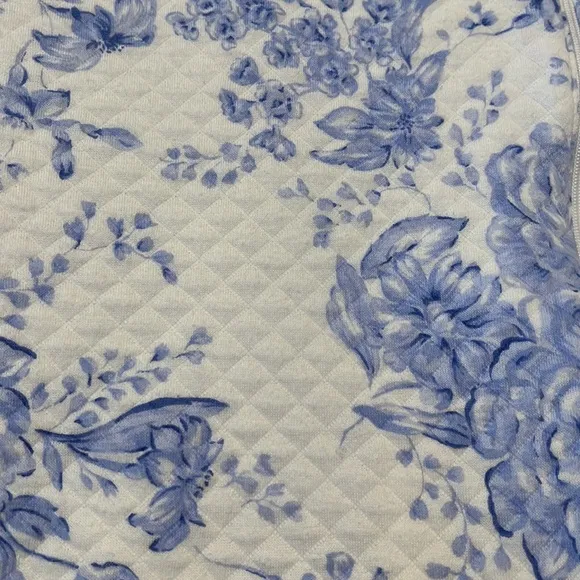 Eileen West Robe Floral Quilted