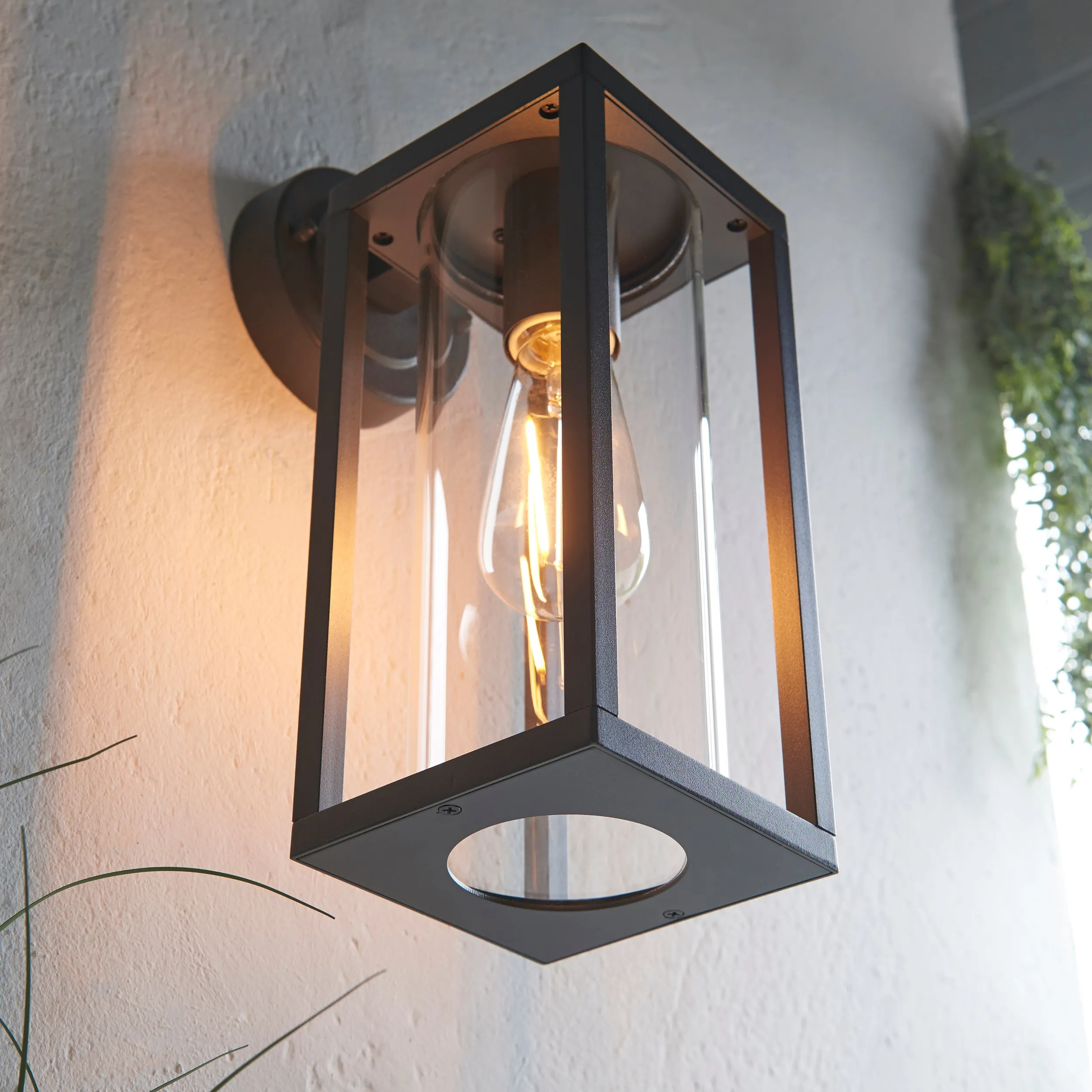 Endon 96917 Hamden 1lt Wall Textured black & clear glass 10W LED E27 (Required)