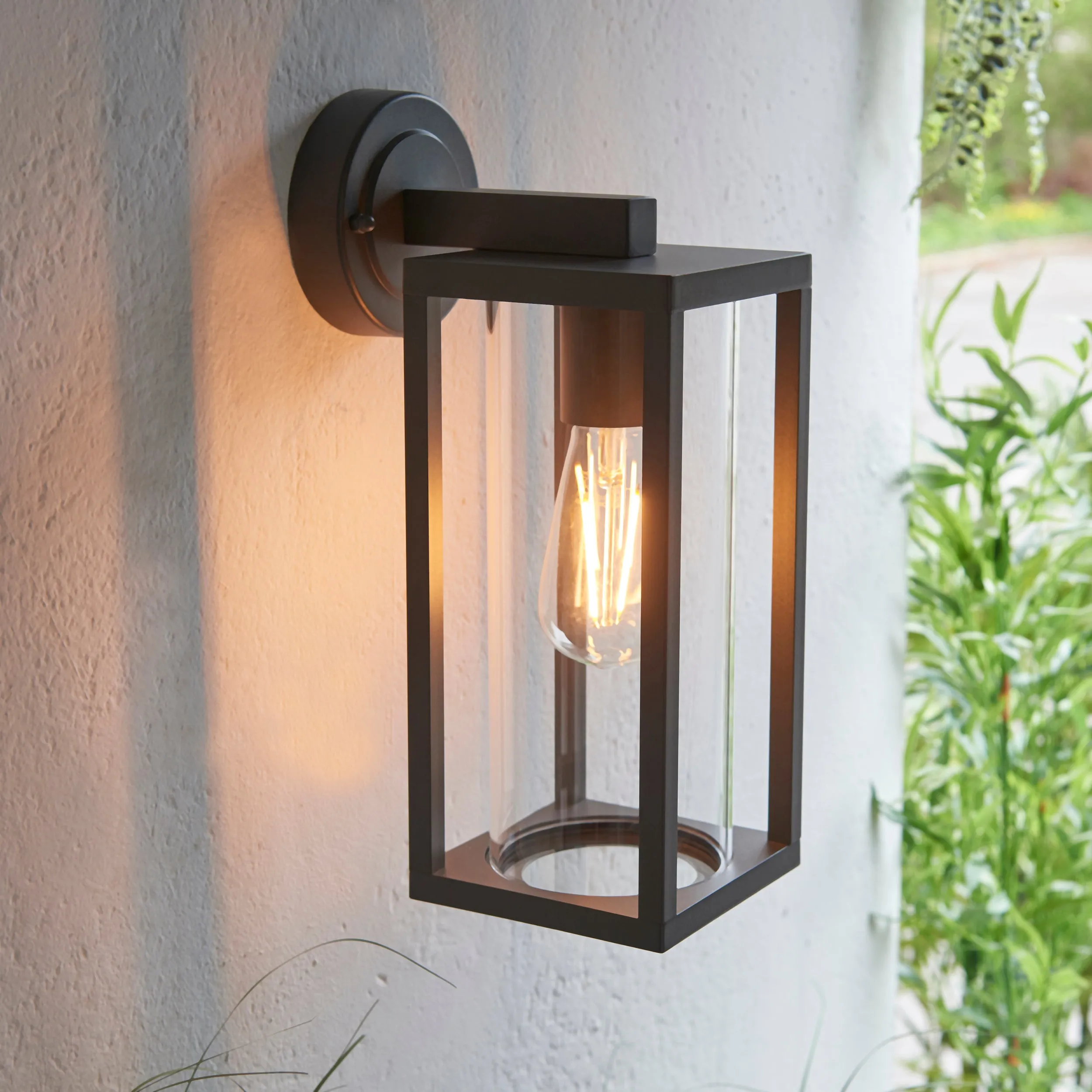 Endon 96917 Hamden 1lt Wall Textured black & clear glass 10W LED E27 (Required)