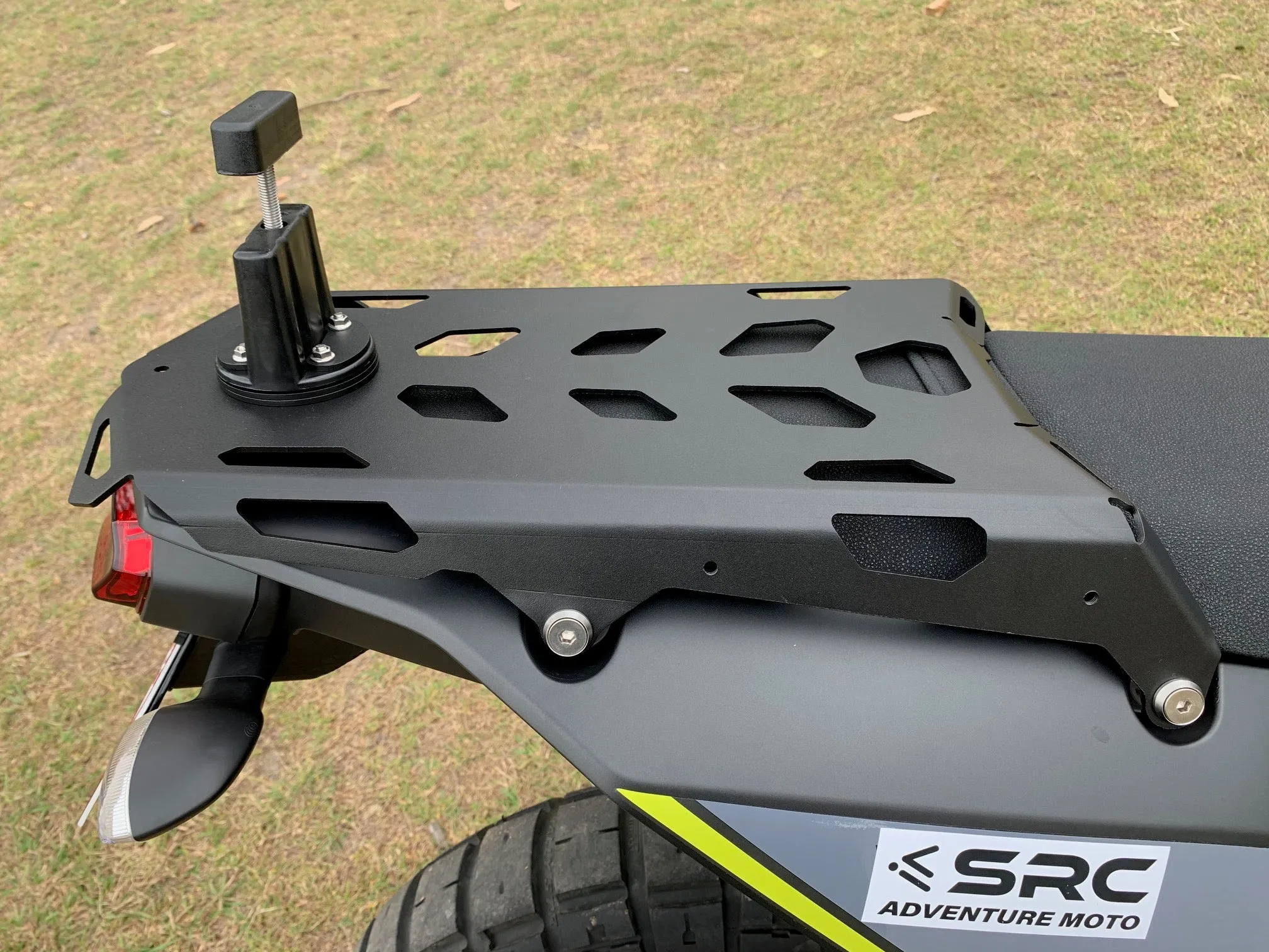 Fuel Tank - 3L   mounting bracket