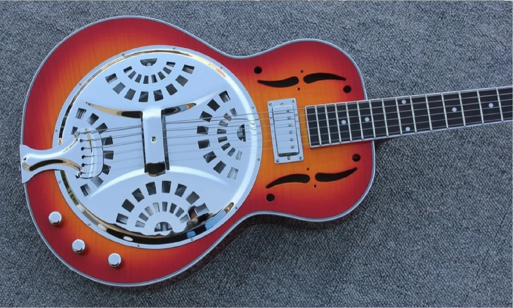 Grote Resonator guitar