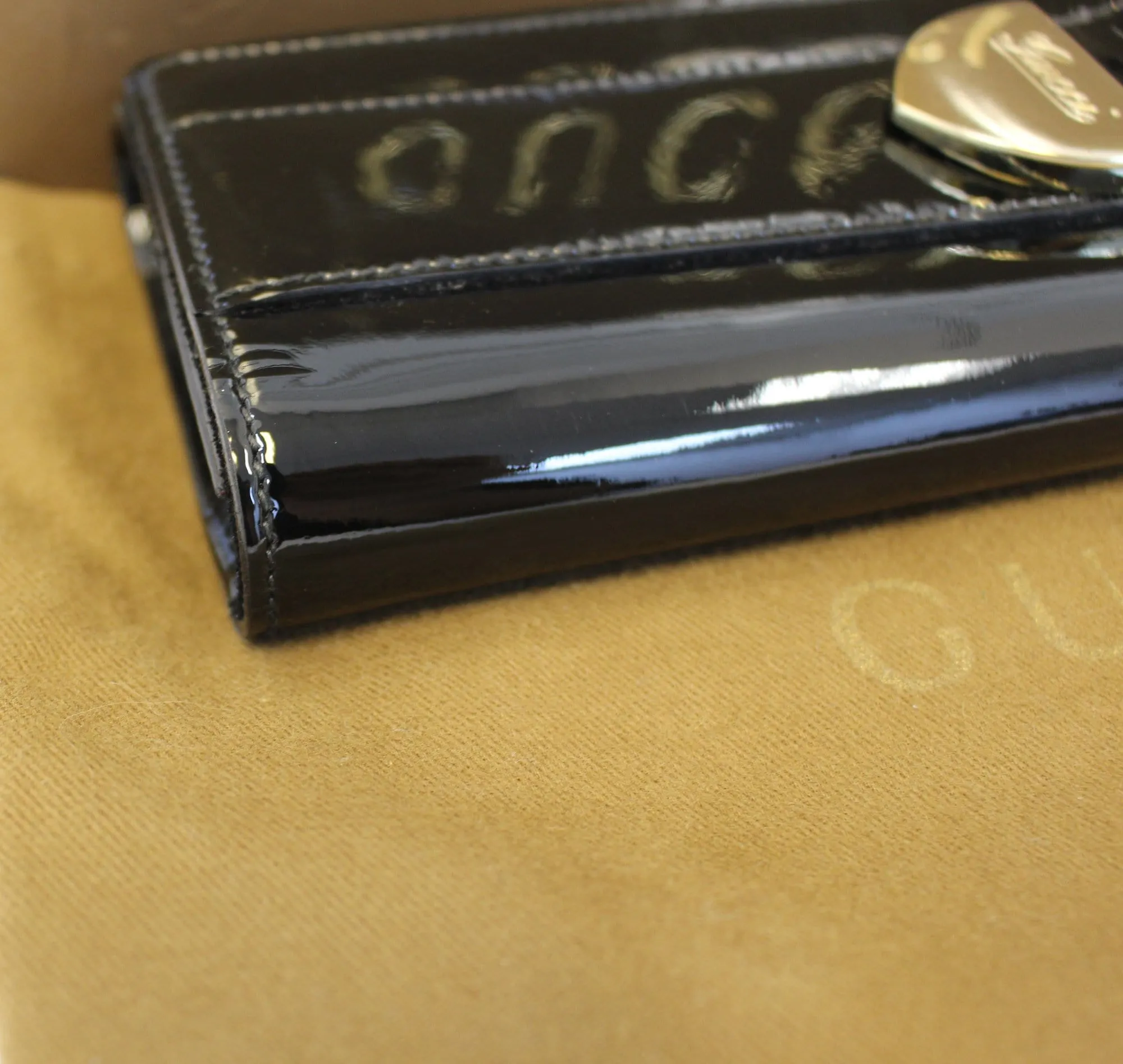 GUCCI Patent Leather Black Romy Clutch Wallet 181544