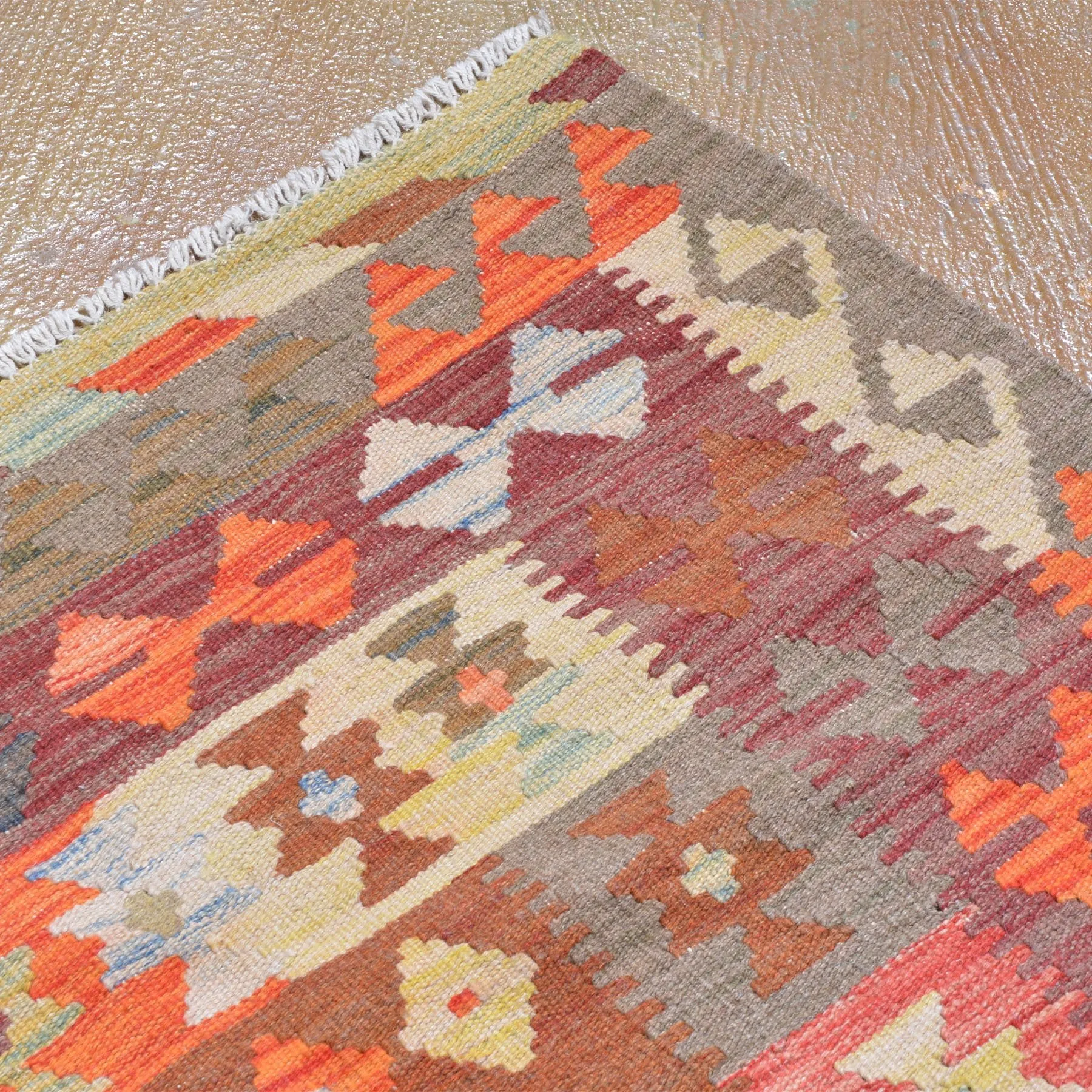 Hand-Woven Tribal Geometric Design Kilim Wool Rug (Size 5.9 X 8.3) Brral-2949