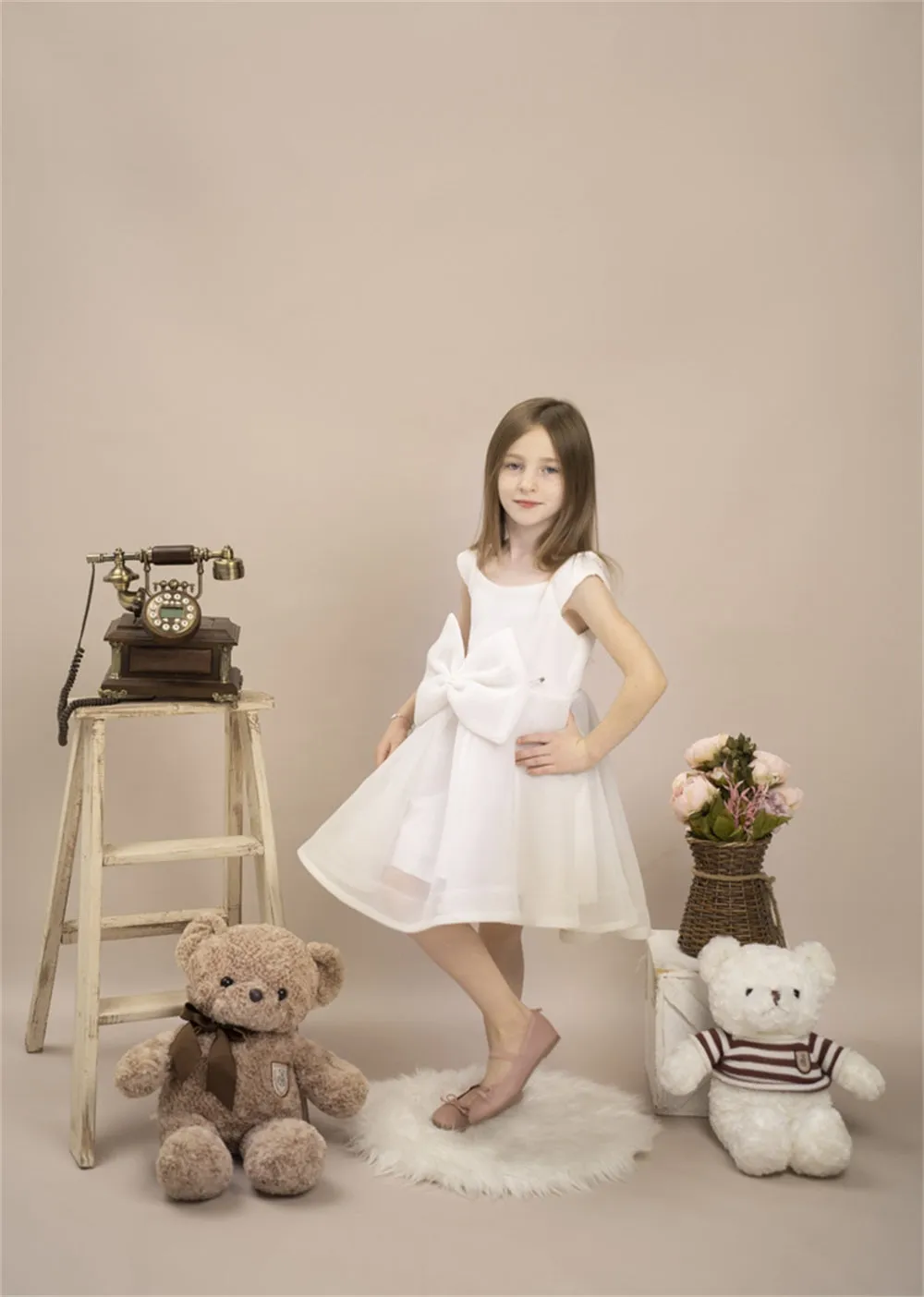 Kate Solid dark vanilla Vinyl floor backdrop