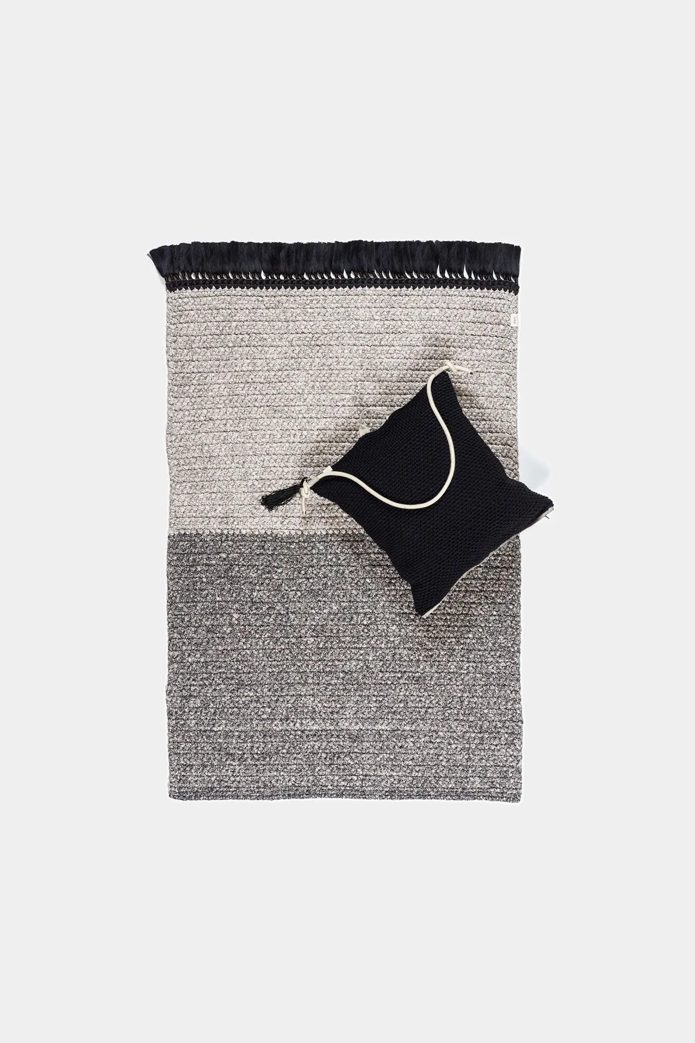Knitted Thick Rug - Medium