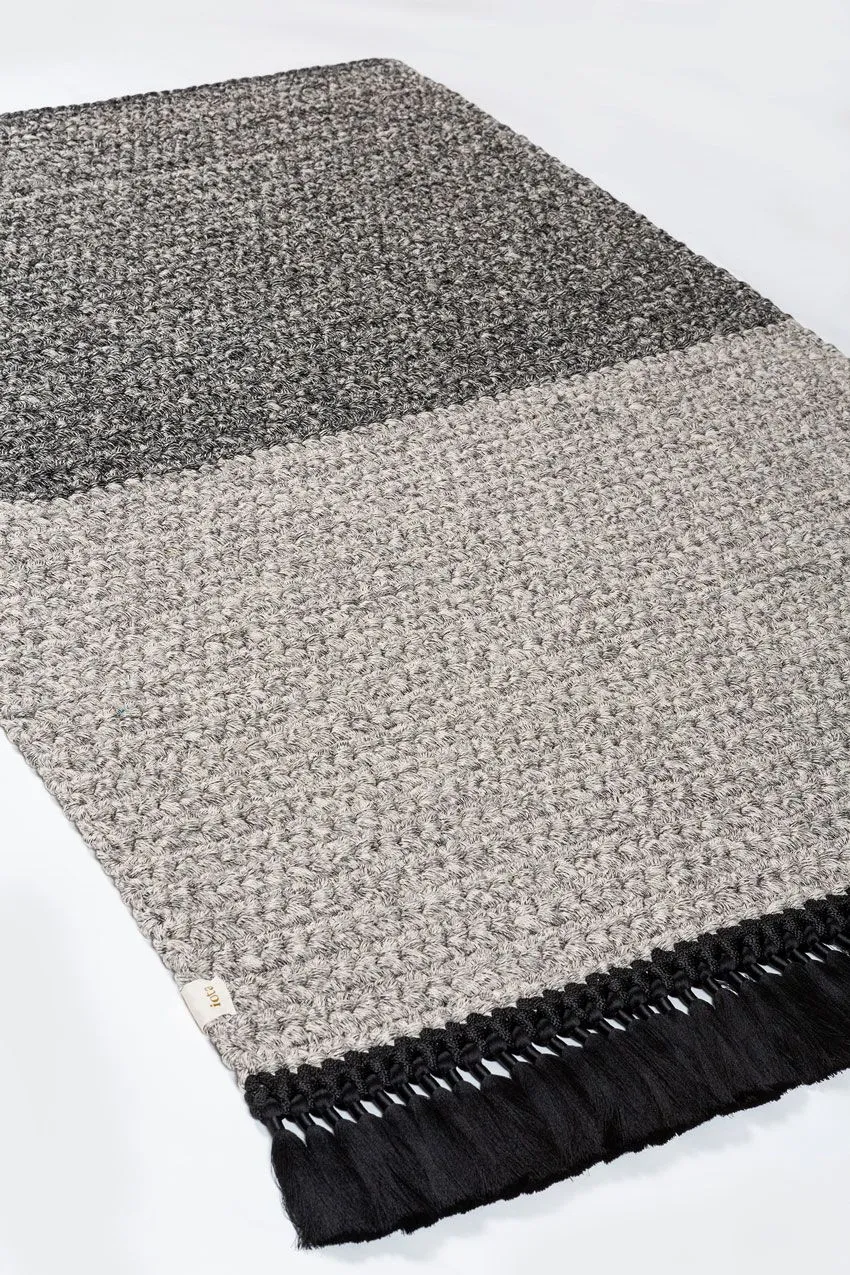 Knitted Thick Rug - Medium