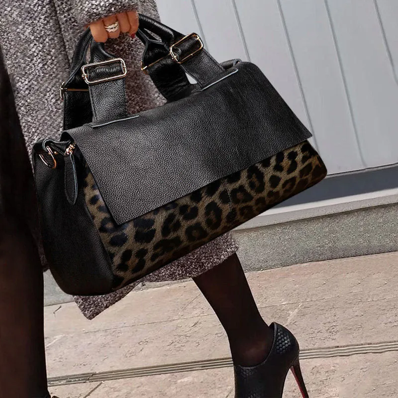 Leopard print shoulder handbag