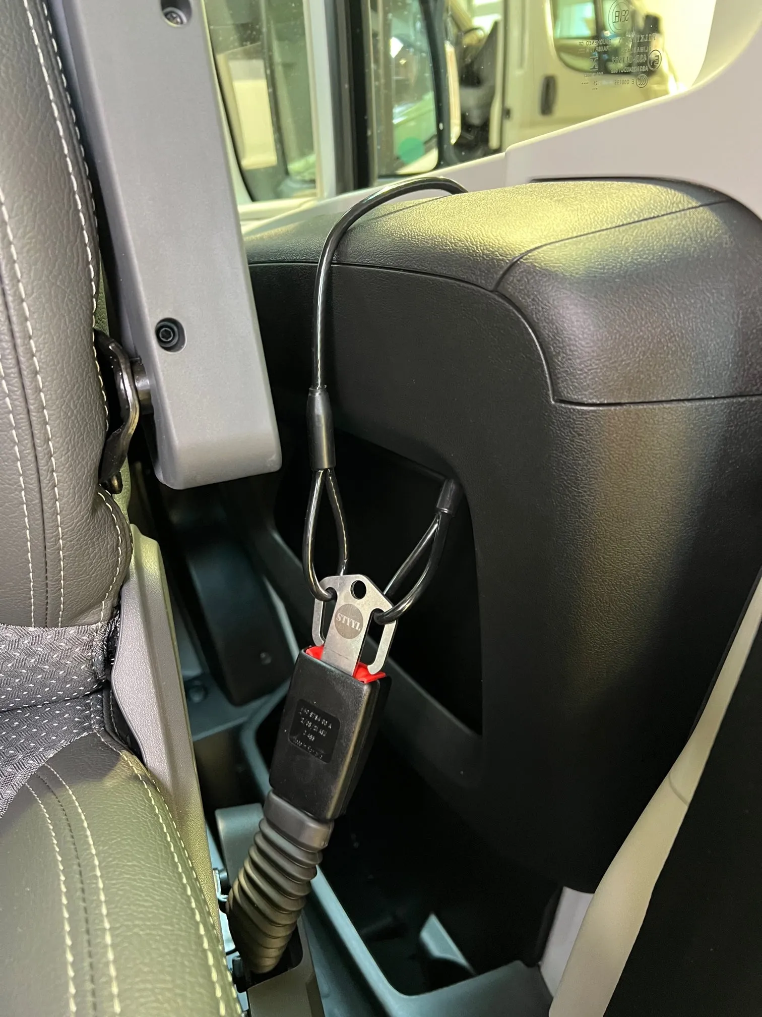 Lock-Y-Door die Zusatzsicherung für Fahrer- & Beifahrertür passend für Kastenwagen Ducato Jumper Boxer (nicht für Ducato 8 9)