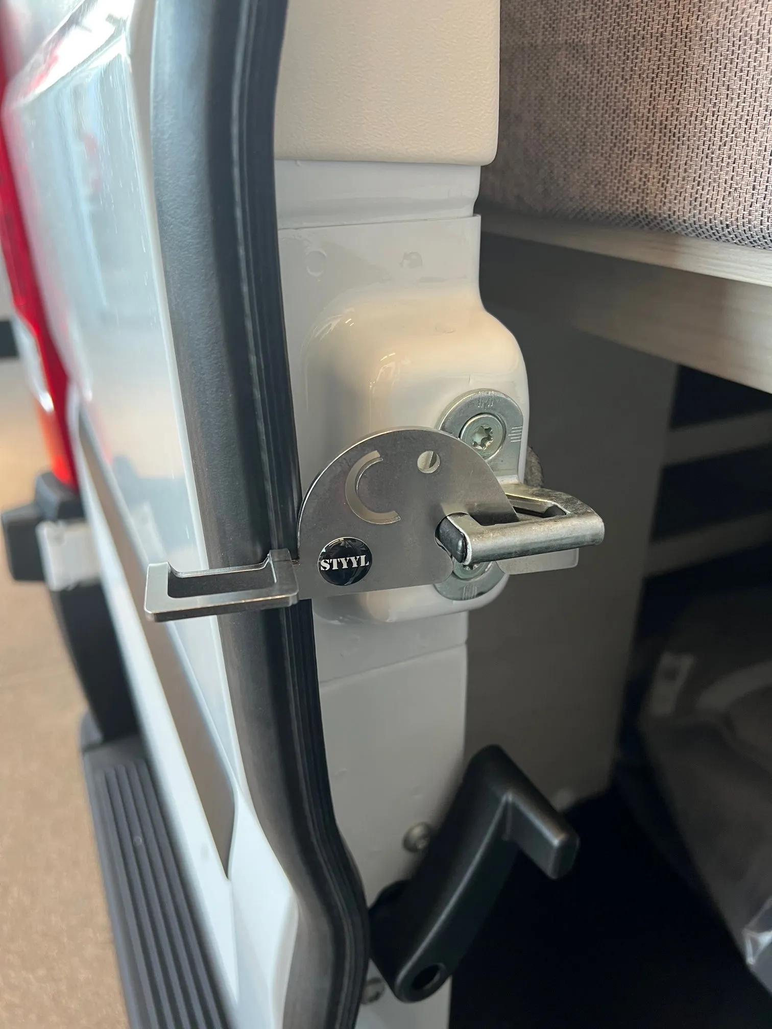 Lock-Y-fant der Beifahrer- & Hecktüraufsteller aus Edelstahl passend für Kastenwagen Ducato Jumper Boxer Sprinter