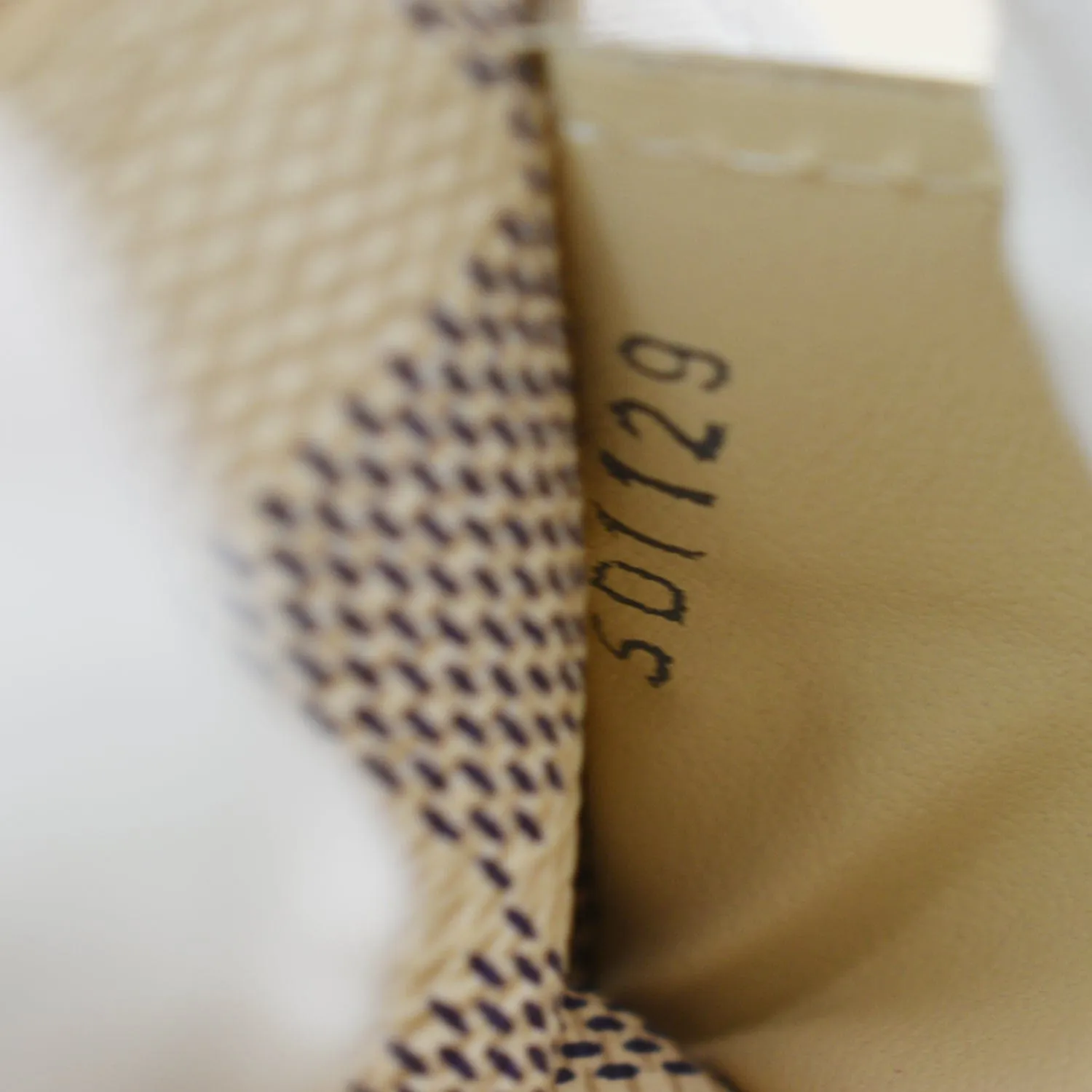 LOUIS VUITTON Damier Azur Sarah Wallet White