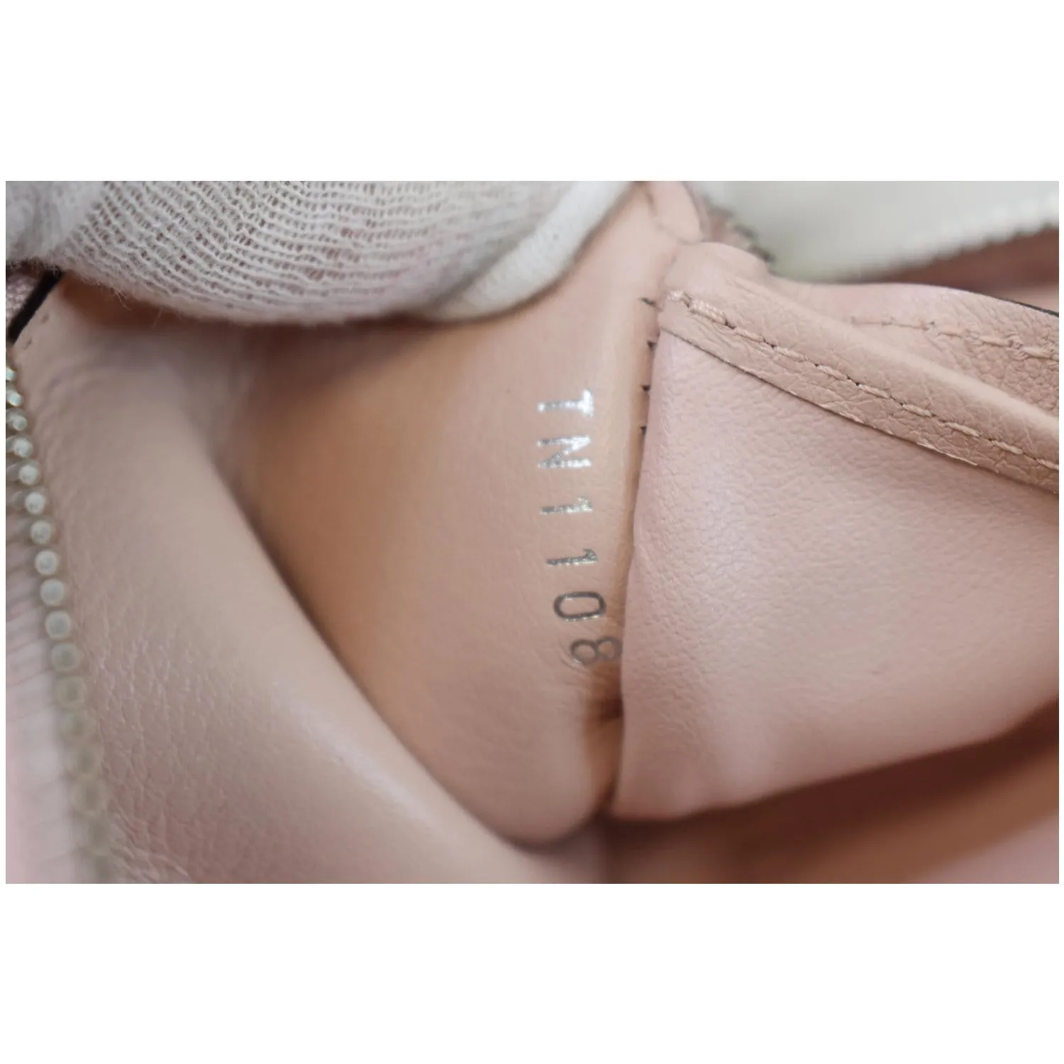 LOUIS VUITTON Mahina Leather Zippy Wallet Magnolia