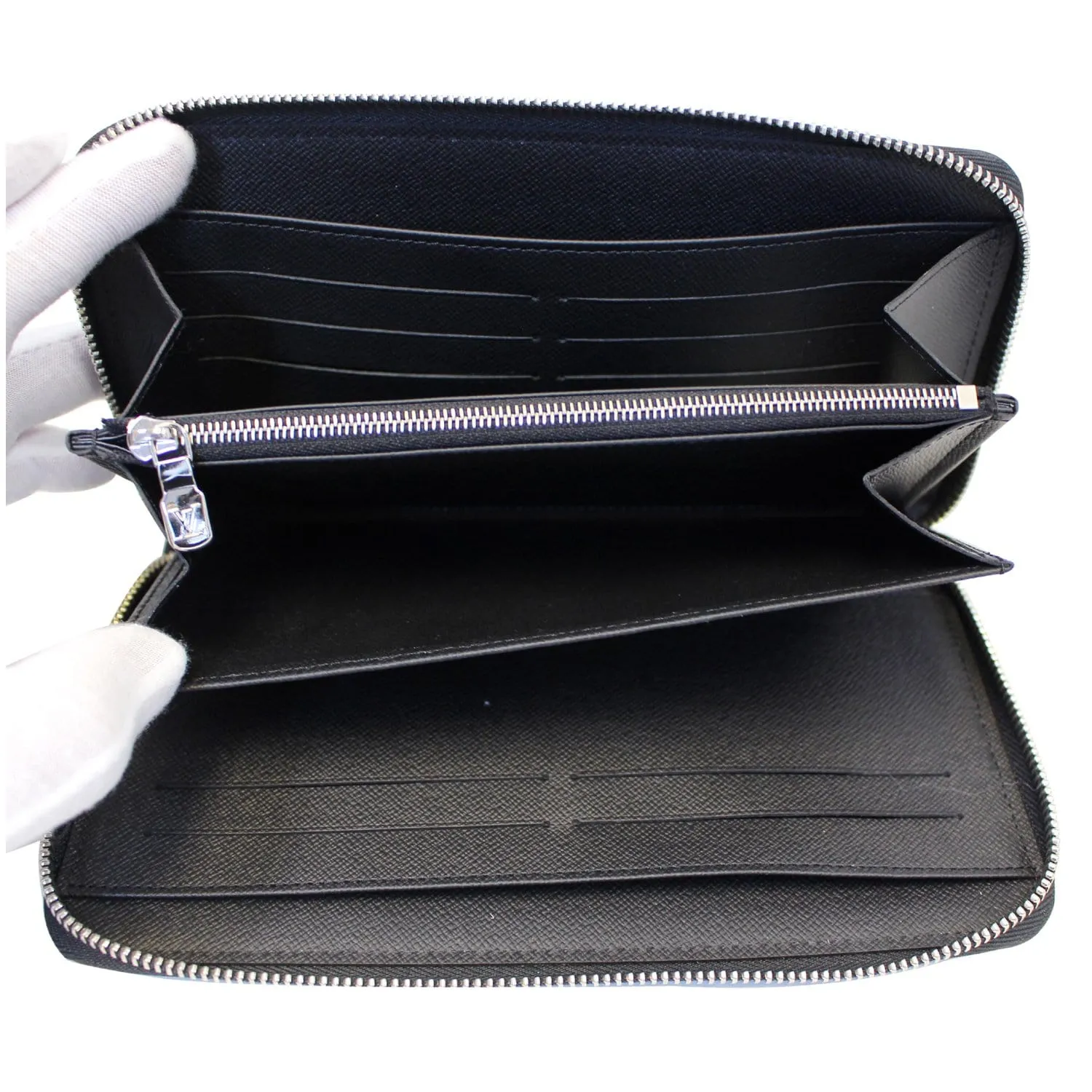 LOUIS VUITTON Zippy Organizer Taiga Leather Wallet Black