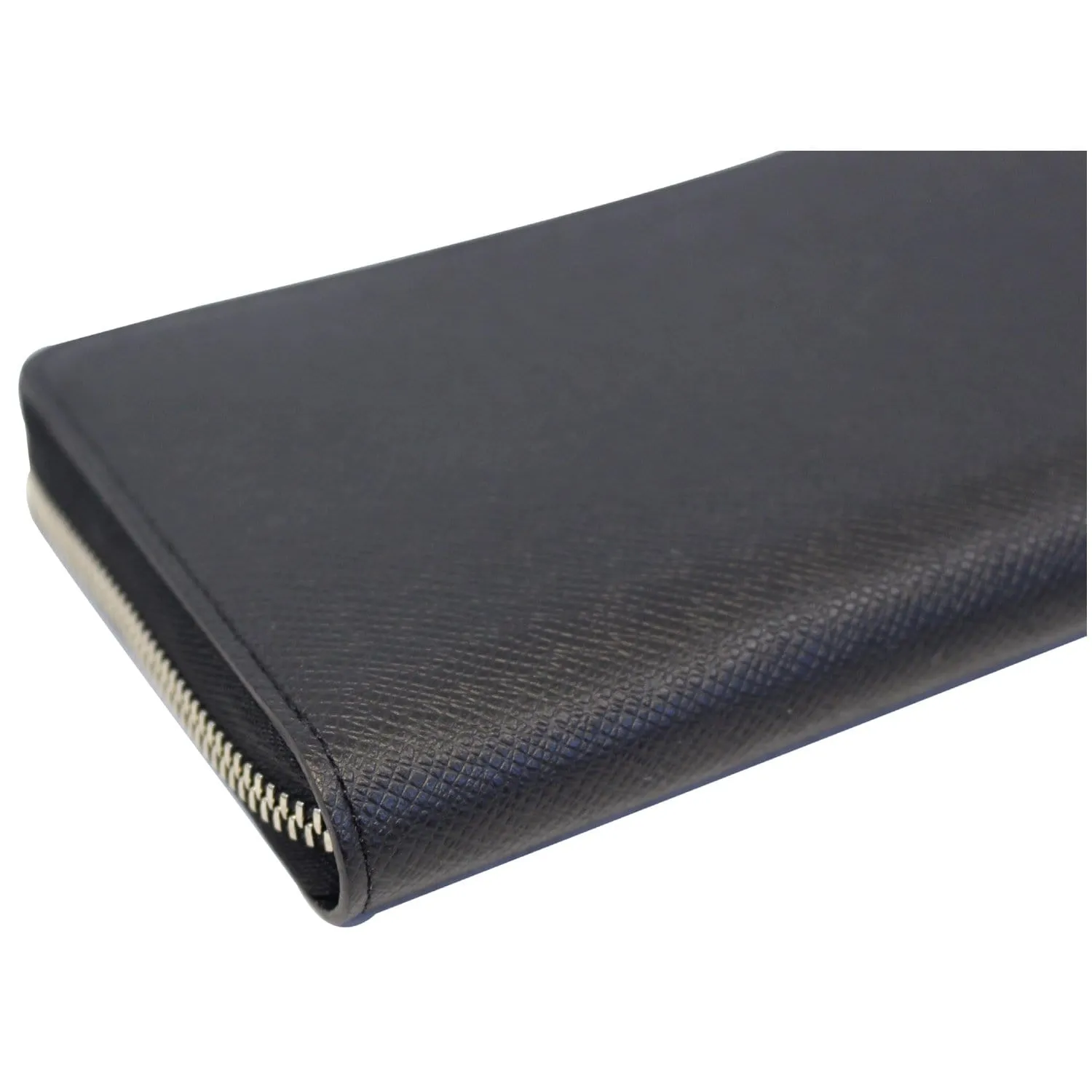 LOUIS VUITTON Zippy Organizer Taiga Leather Wallet Black