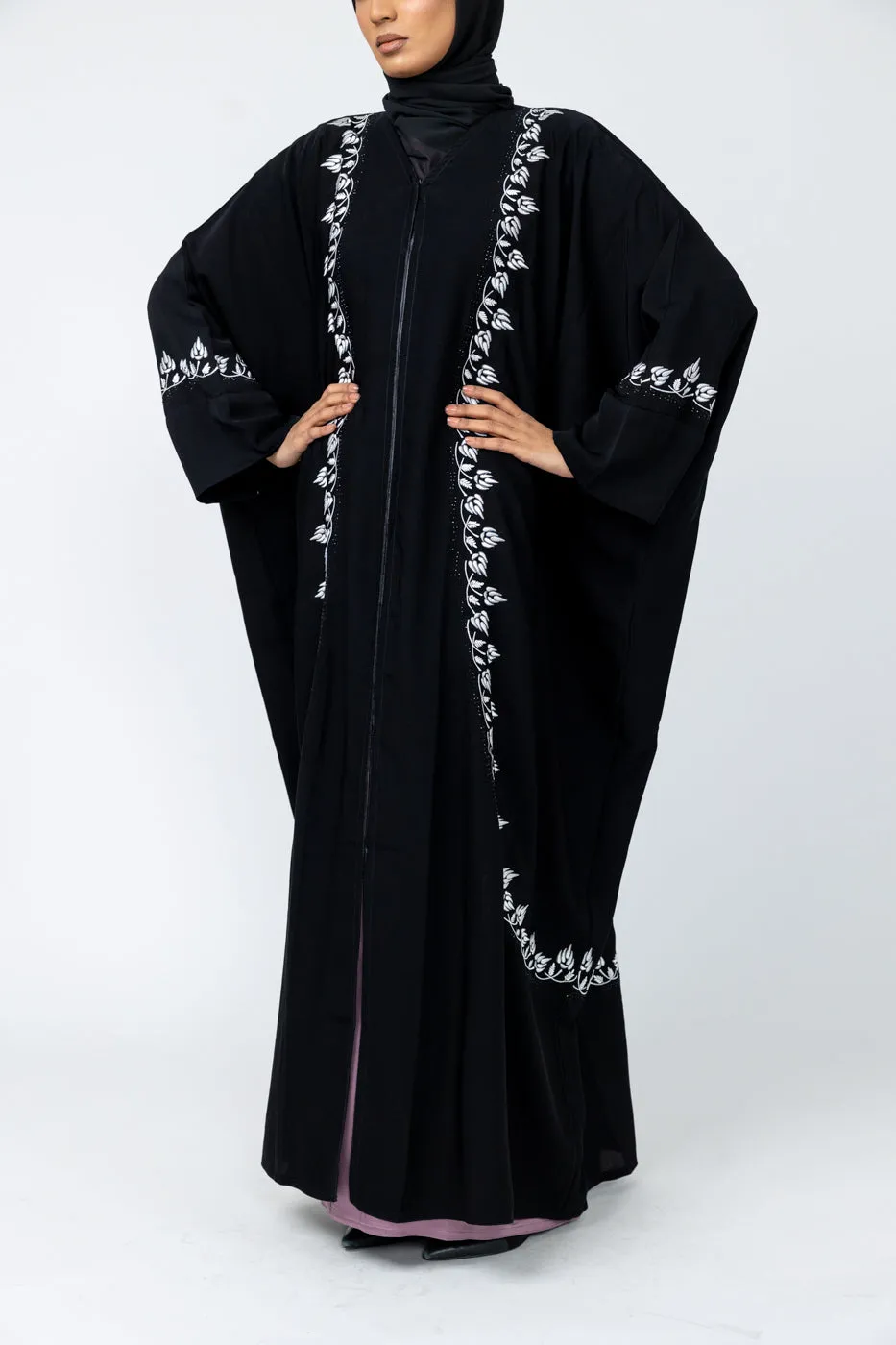 Luxury Khaleeji Style Embroidered Farasha