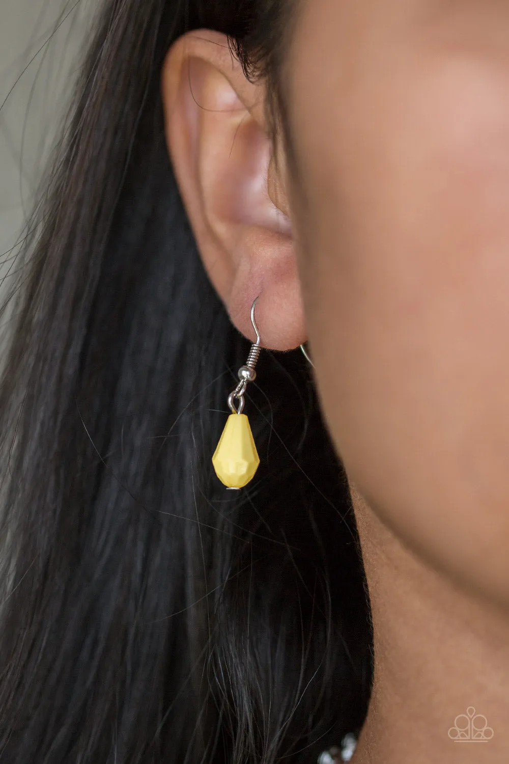Paparazzi Modern Macarena Necklace Yellow