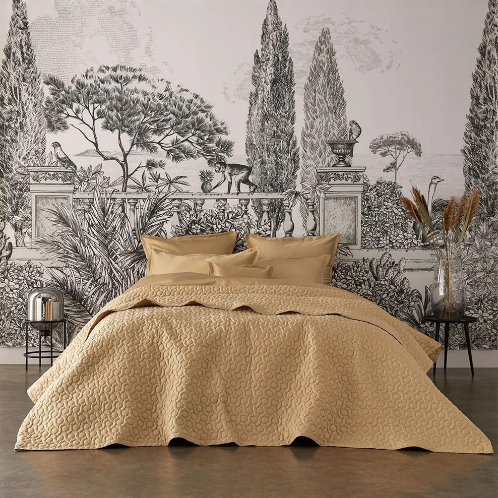 poésie quilted coverlet