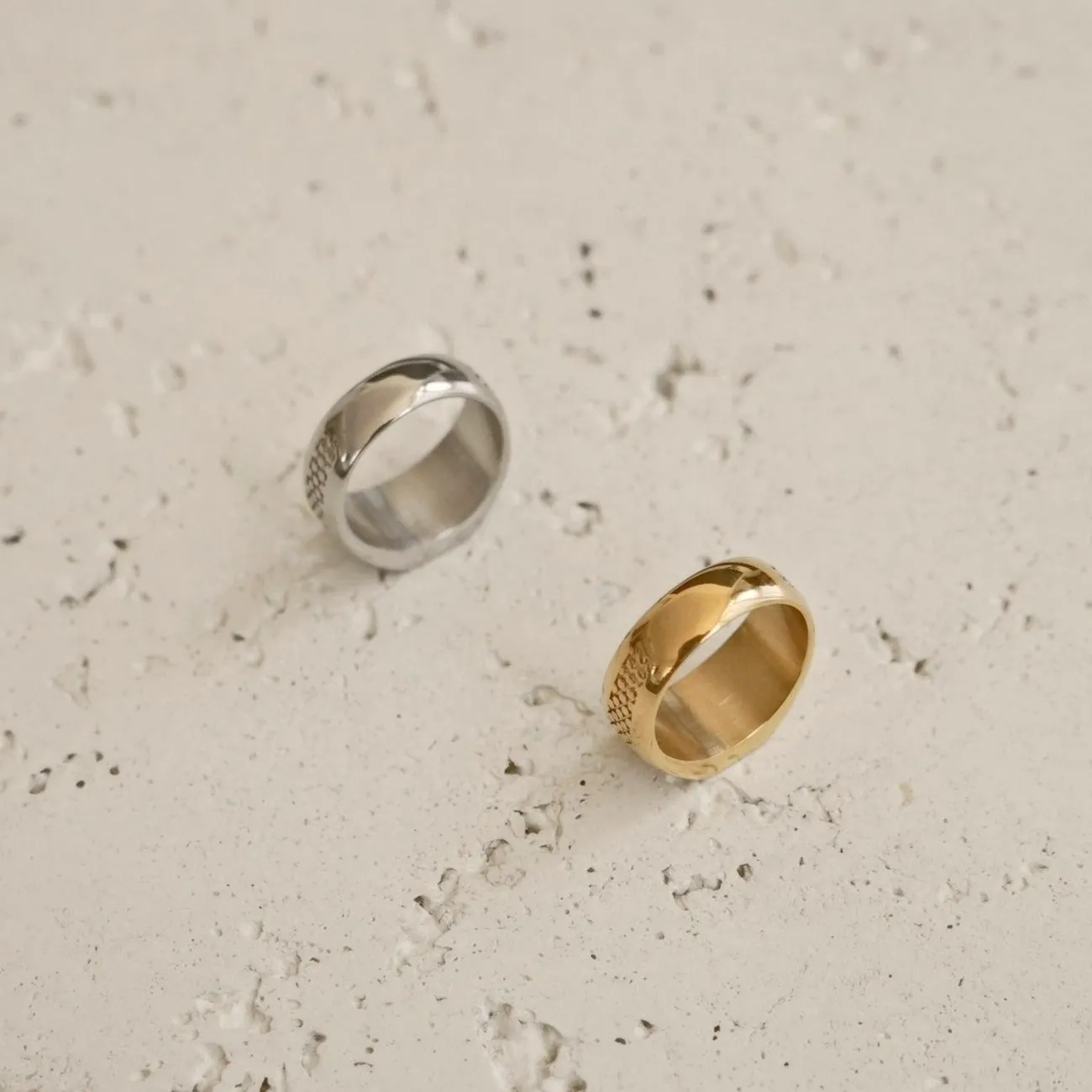 Signet Textured Ring (Silver)